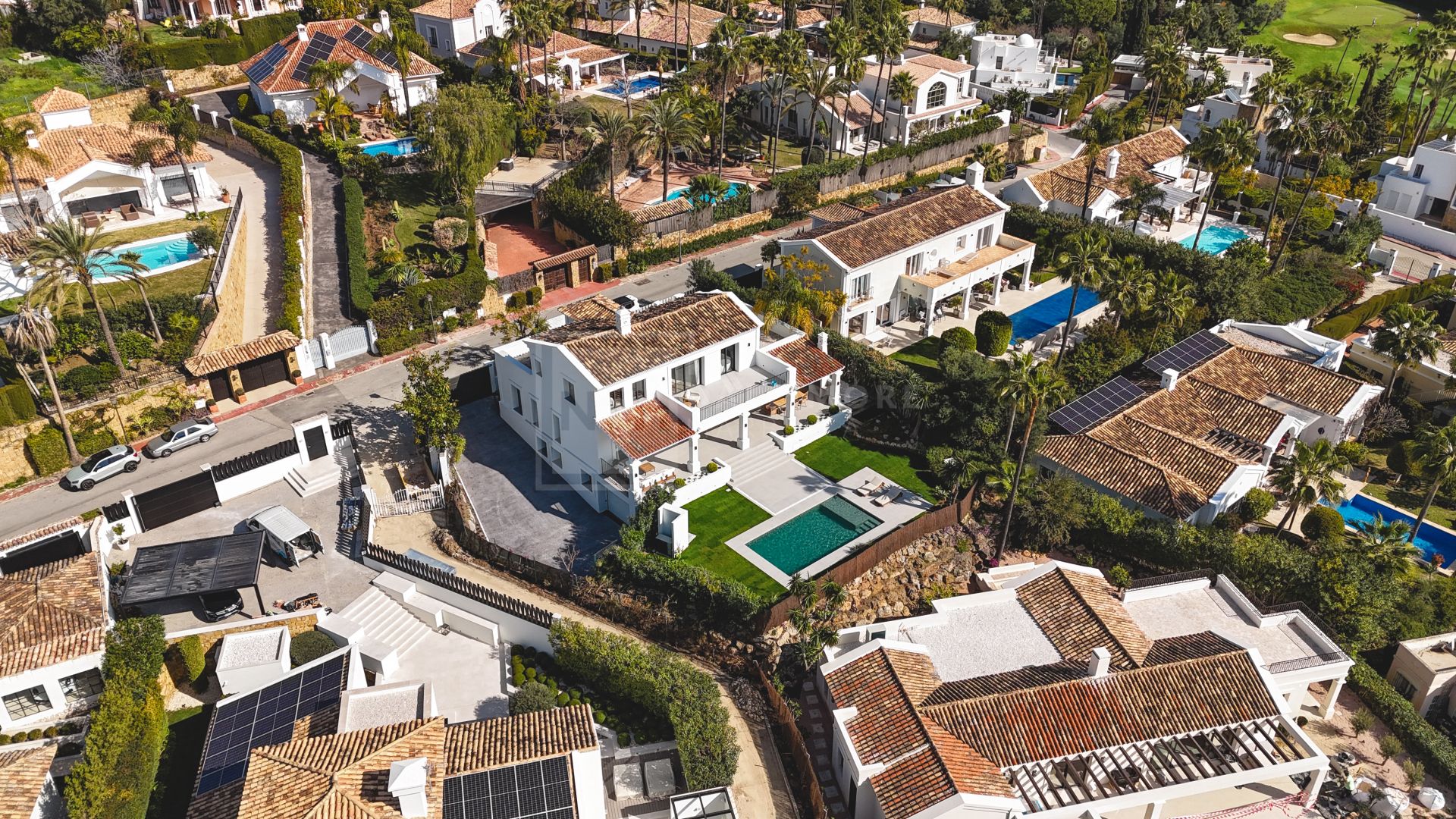 LUXURY 5-BEDROOM VILLA WITH PANORMIC SEA & GOLF VIEWS