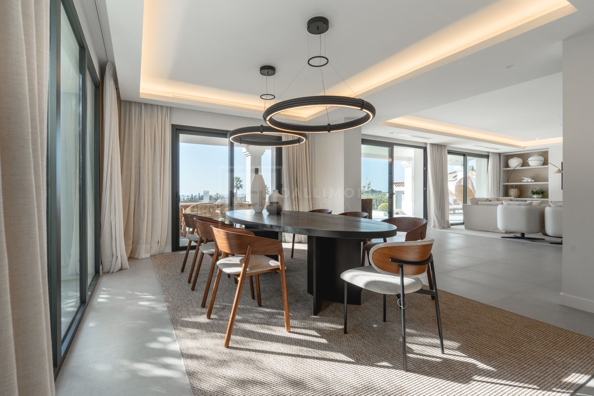 LUXURY 5-BEDROOM VILLA WITH PANORMIC SEA & GOLF VIEWS