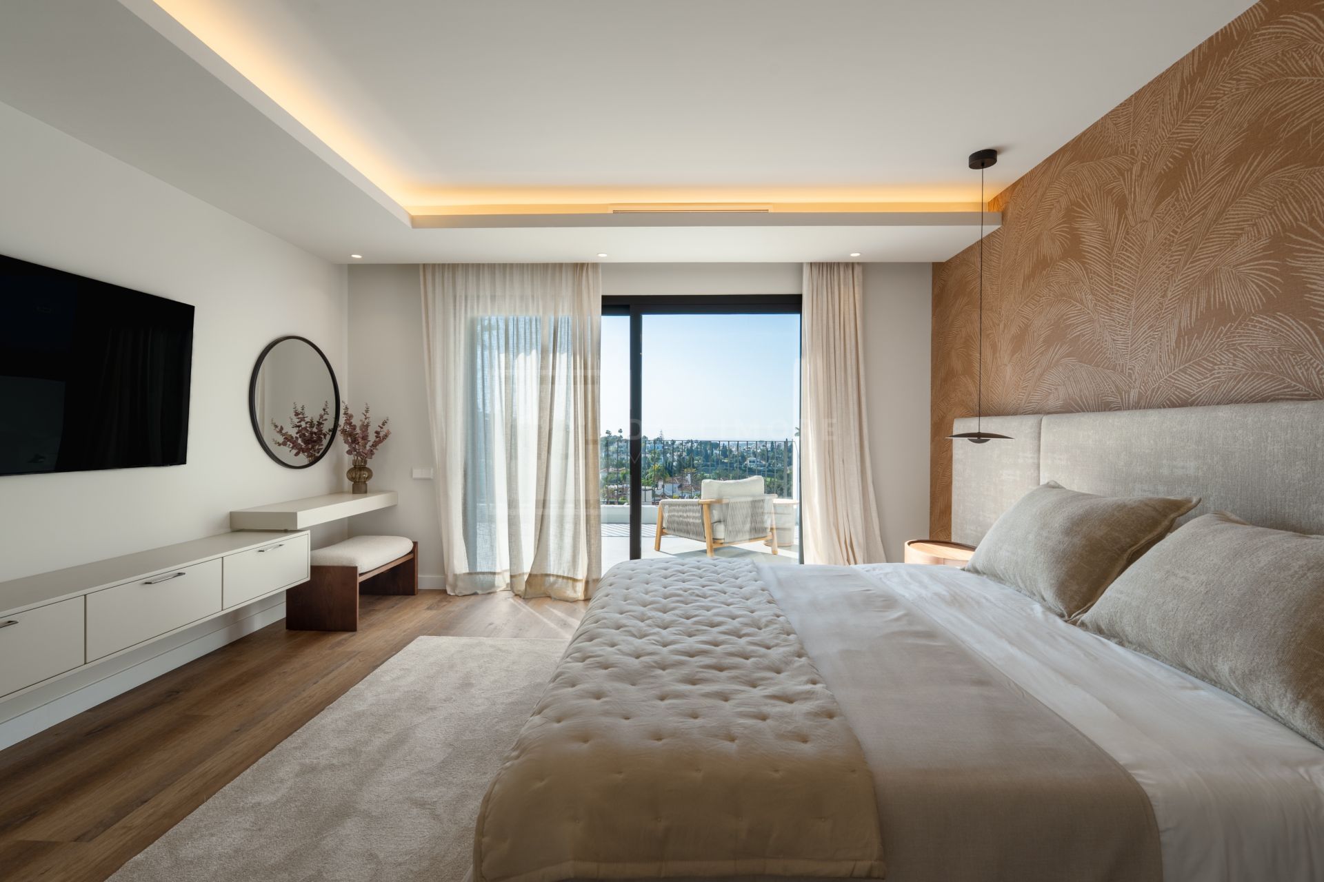 LUXURY 5-BEDROOM VILLA WITH PANORMIC SEA & GOLF VIEWS