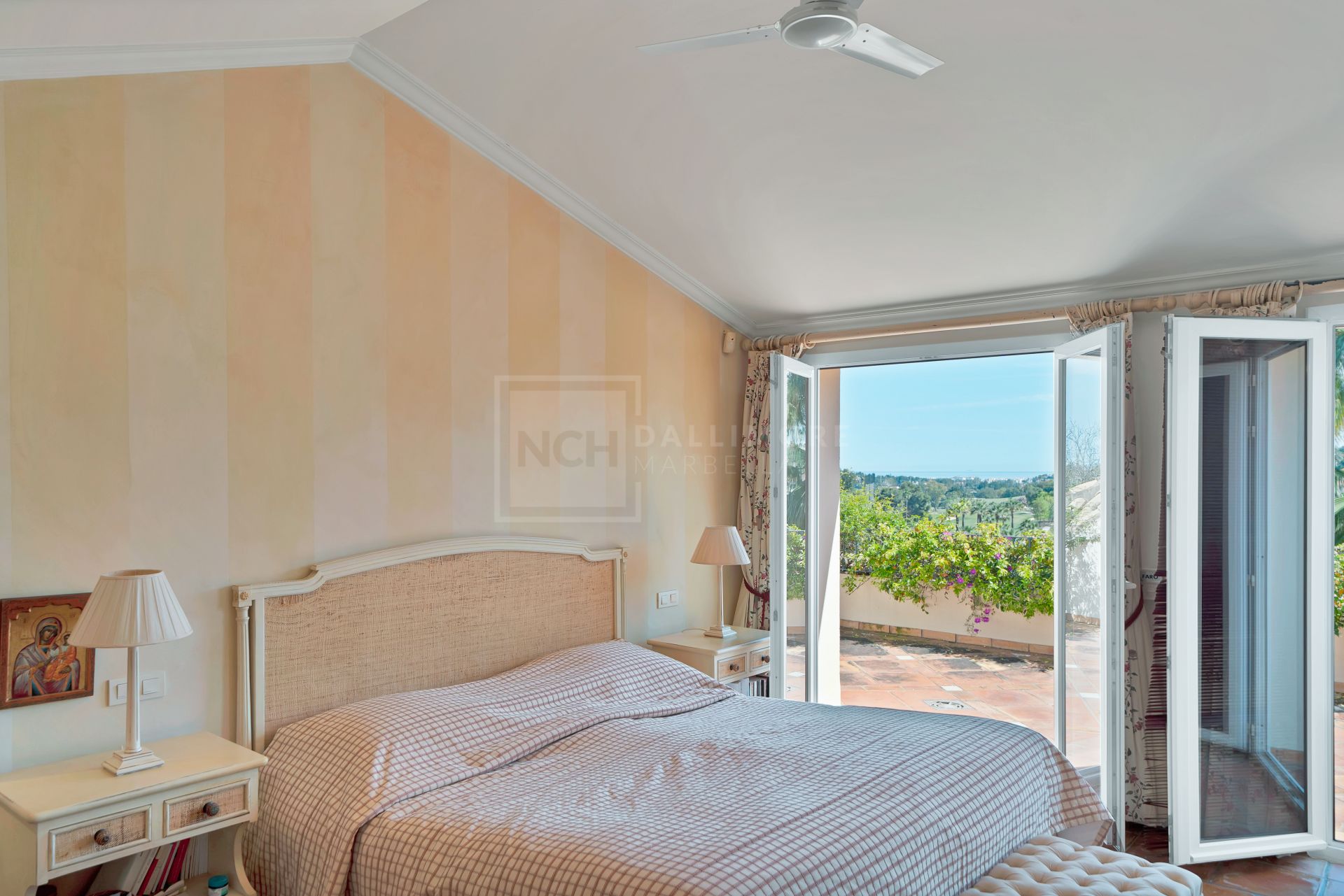 DUPLEX PENTHOUSE LOCATED IN LAS ALAMANDAS