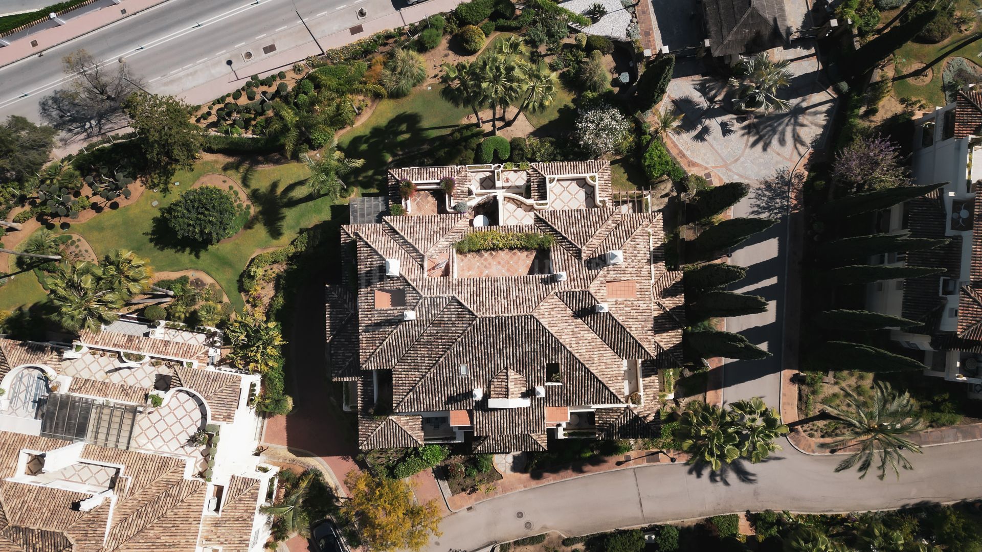 DUPLEX PENTHOUSE LOCATED IN LAS ALAMANDAS