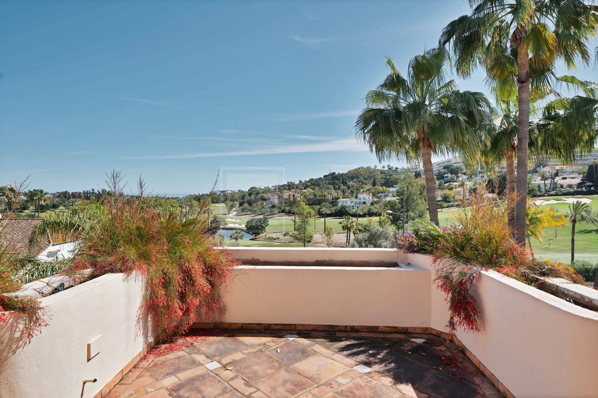 DUPLEX PENTHOUSE LOCATED IN LAS ALAMANDAS