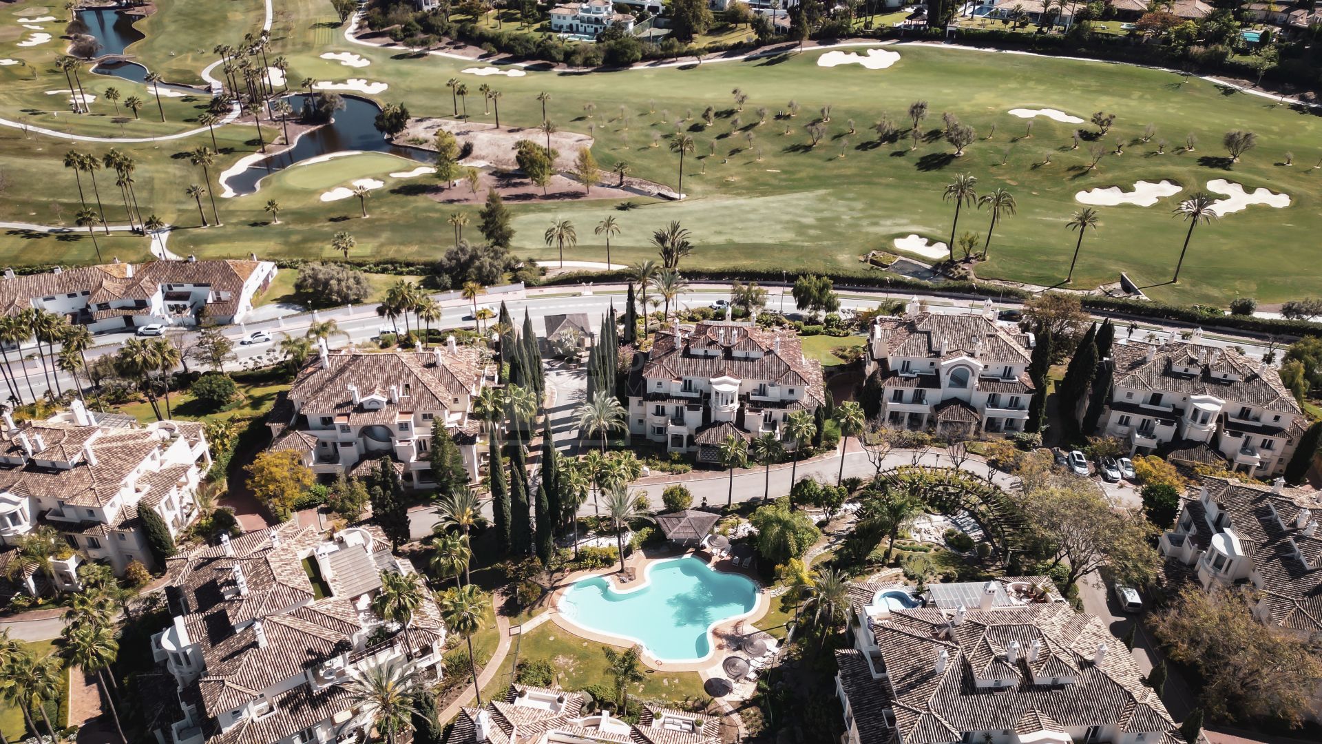 DUPLEX PENTHOUSE LOCATED IN LAS ALAMANDAS