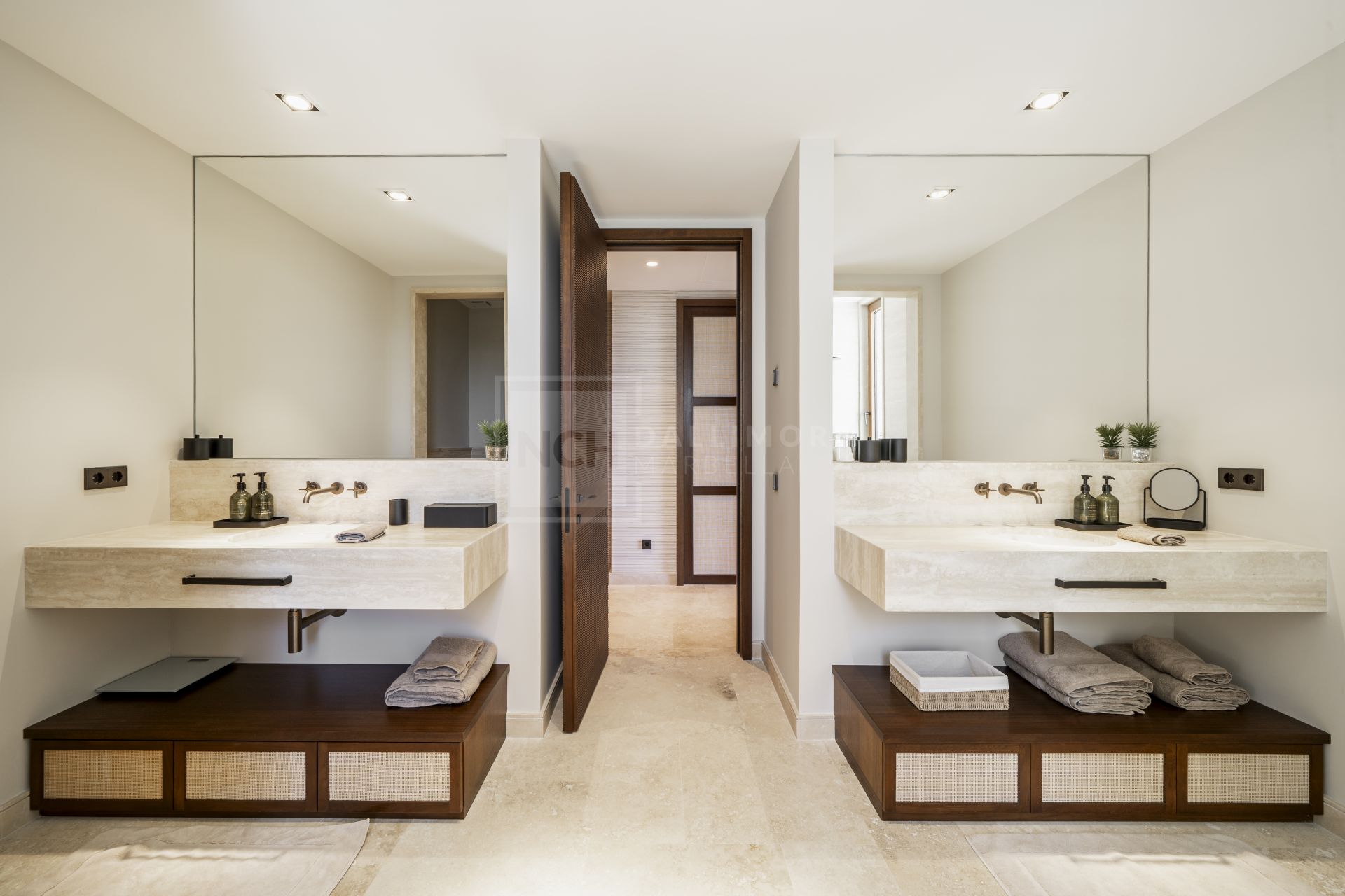Apartamento en primera línea de golf que ofrece privacidad, vistas al mar y un estilo de vida de resort de cinco estrellas en Casares