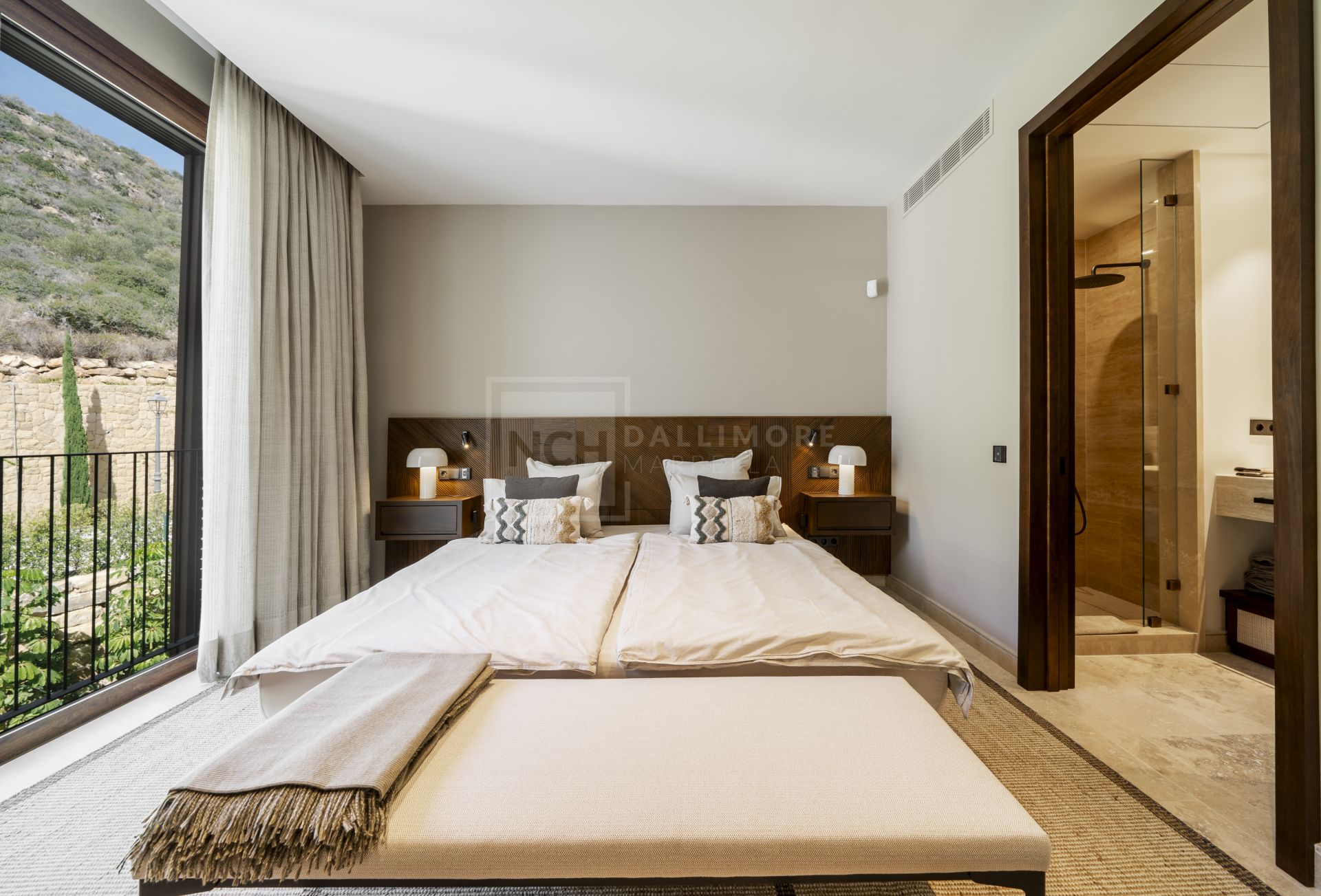 Apartamento en primera línea de golf que ofrece privacidad, vistas al mar y un estilo de vida de resort de cinco estrellas en Casares