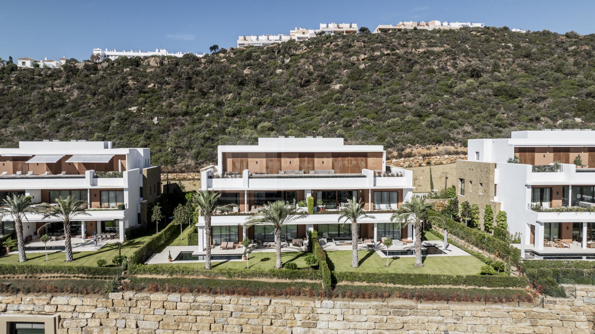 Apartamento en primera línea de golf que ofrece privacidad, vistas al mar y un estilo de vida de resort de cinco estrellas en Casares
