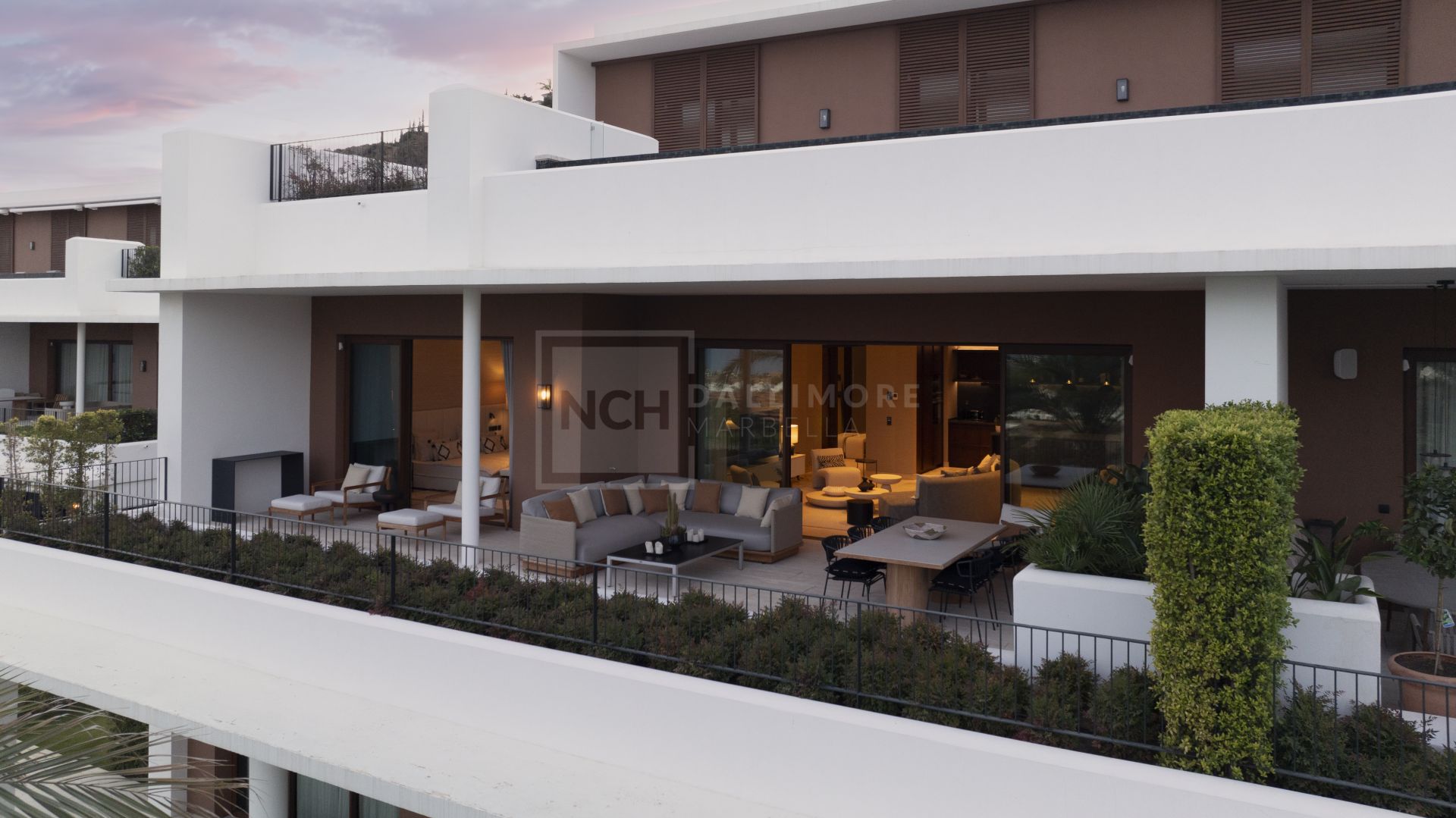Apartamento en primera línea de golf que ofrece privacidad, vistas al mar y un estilo de vida de resort de cinco estrellas en Casares