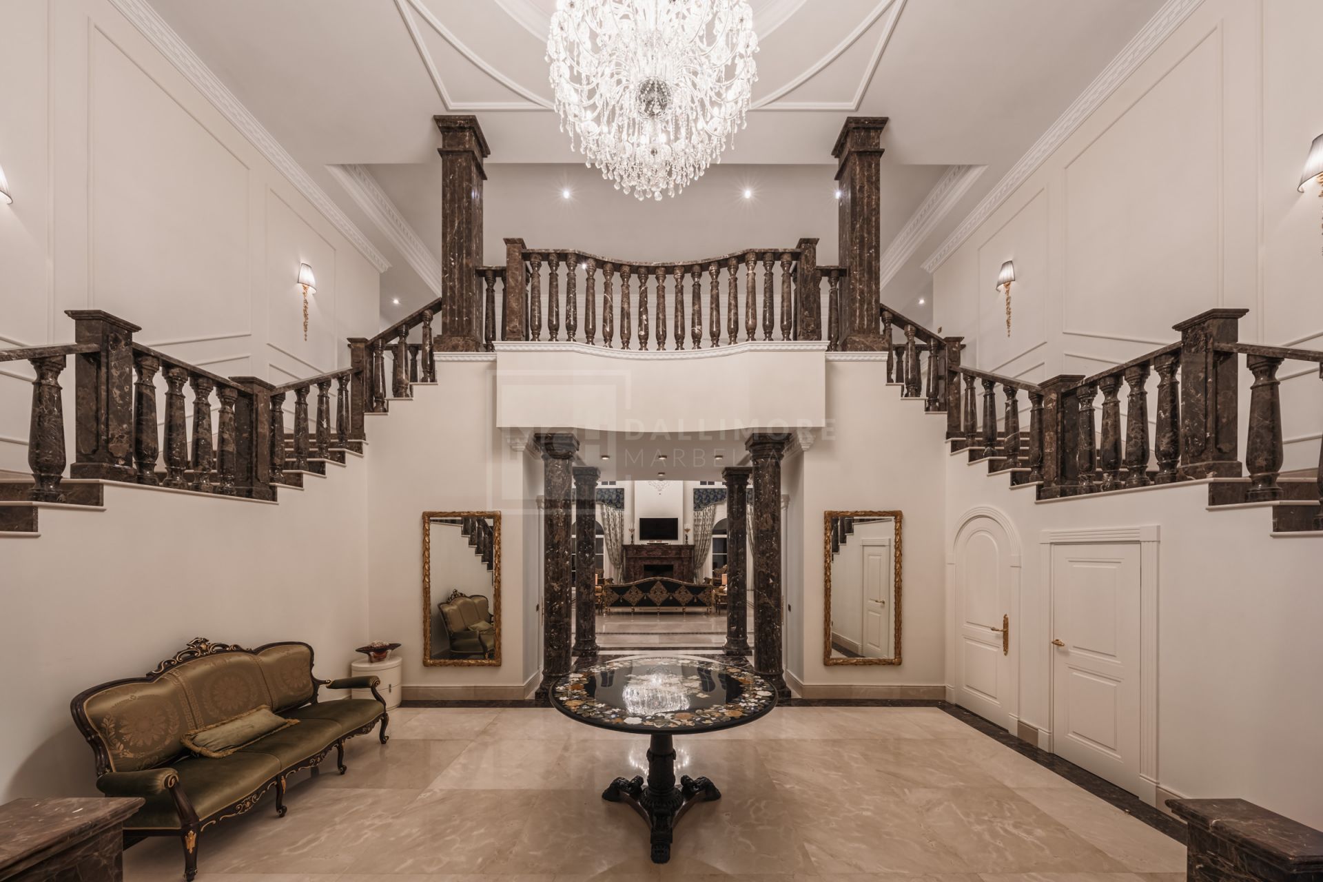 VILLA SINFONÍA - LUJOSA FINCA NEOCLÁSICA EN SIERRA BLANCA