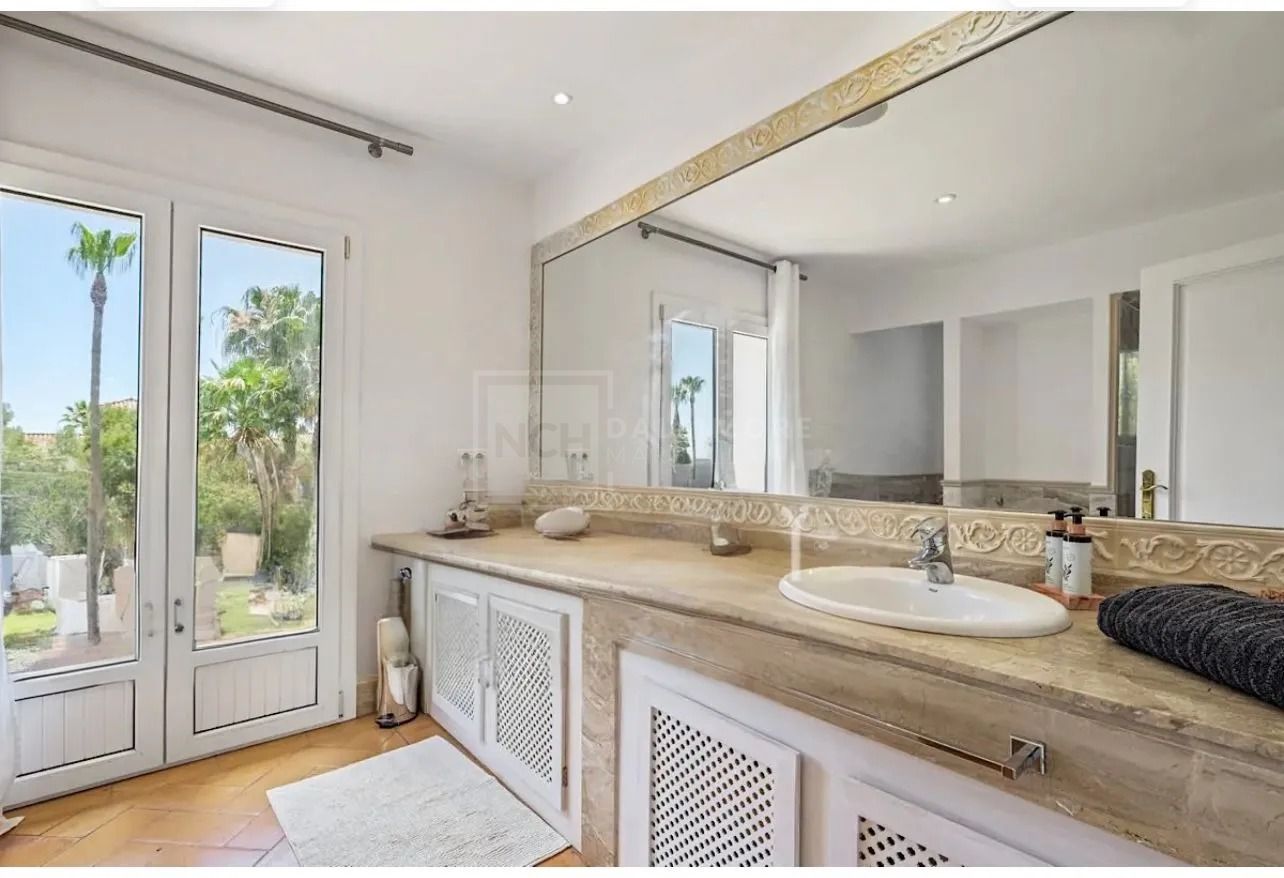 Exquisita villa familiar de 4 dormitorios en Sotogrande Alto