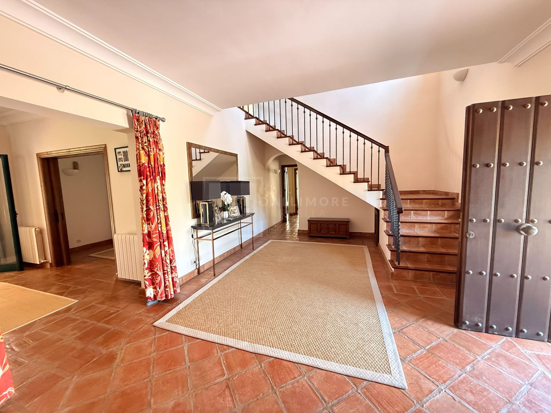 LARGE TRADITIONAL STYLE VILLA IN SOTOGRANDE