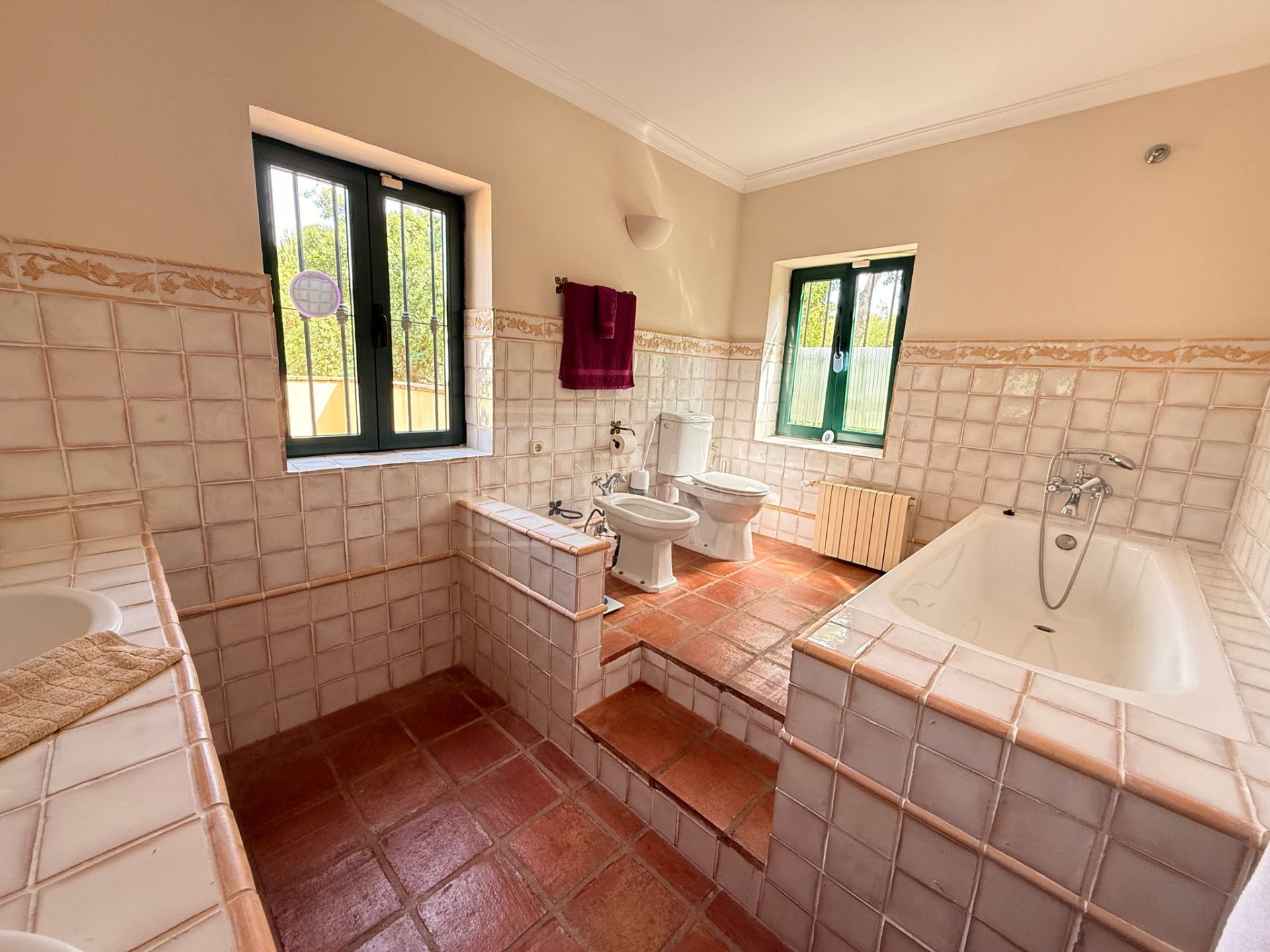 LARGE TRADITIONAL STYLE VILLA IN SOTOGRANDE