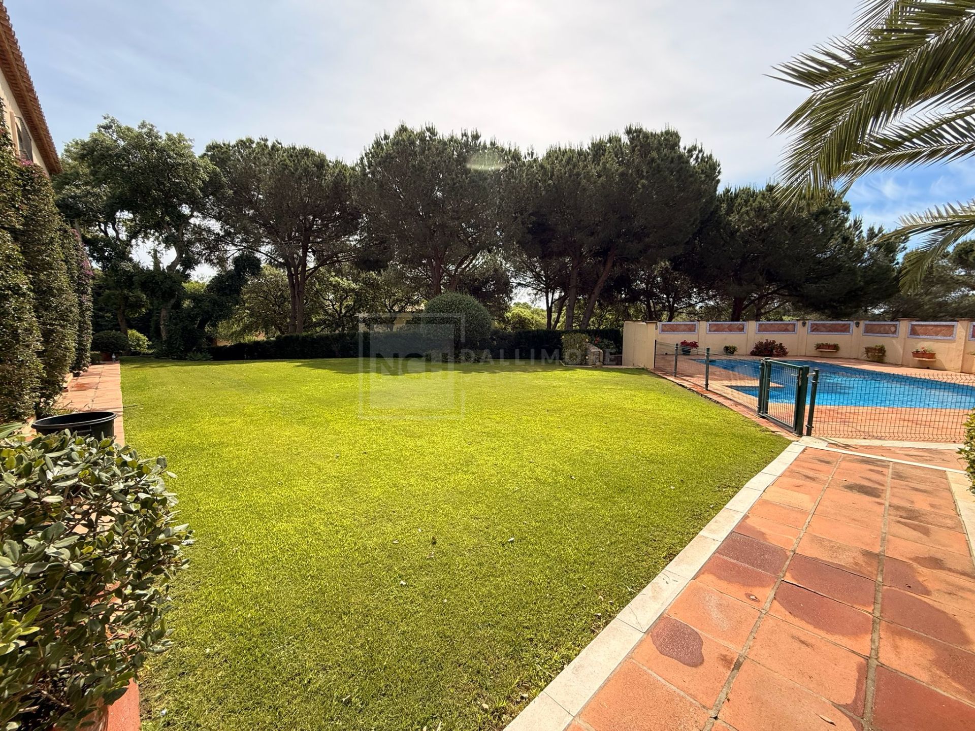 LARGE TRADITIONAL STYLE VILLA IN SOTOGRANDE
