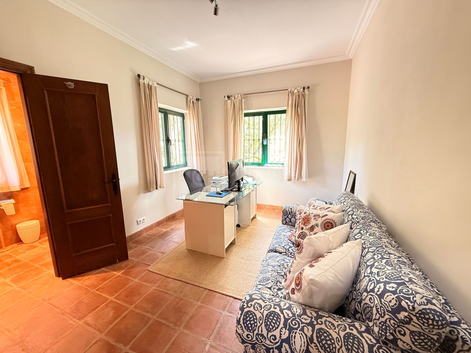 LARGE TRADITIONAL STYLE VILLA IN SOTOGRANDE