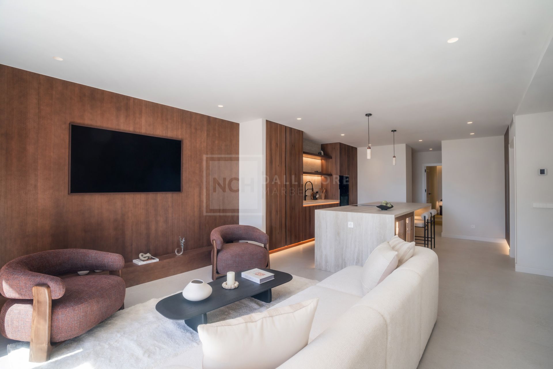 DUPLEX PENTHOUSE IN PRIME LOCATION WITHIN NUEVA ANDALUCIA