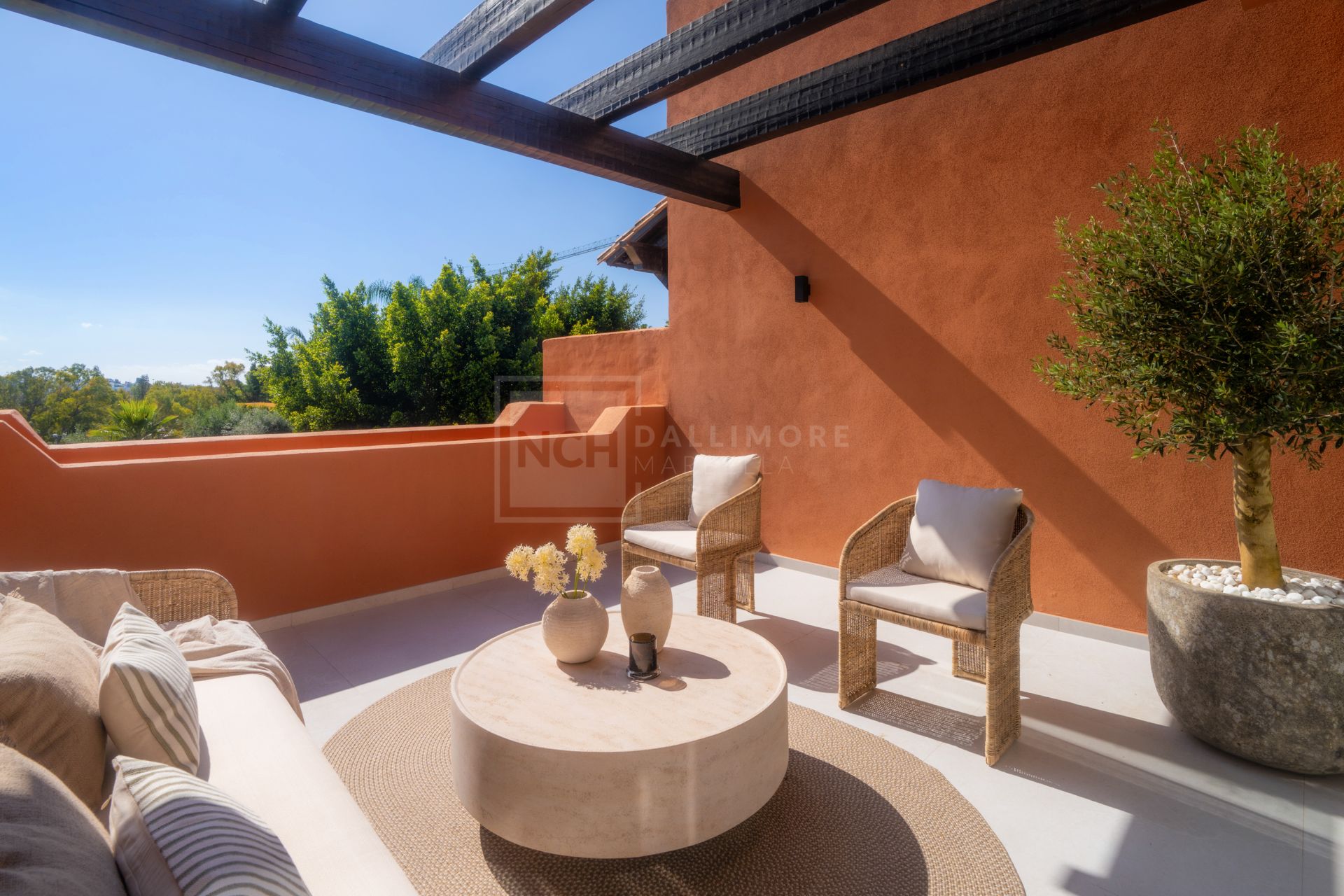 DUPLEX PENTHOUSE IN PRIME LOCATION WITHIN NUEVA ANDALUCIA