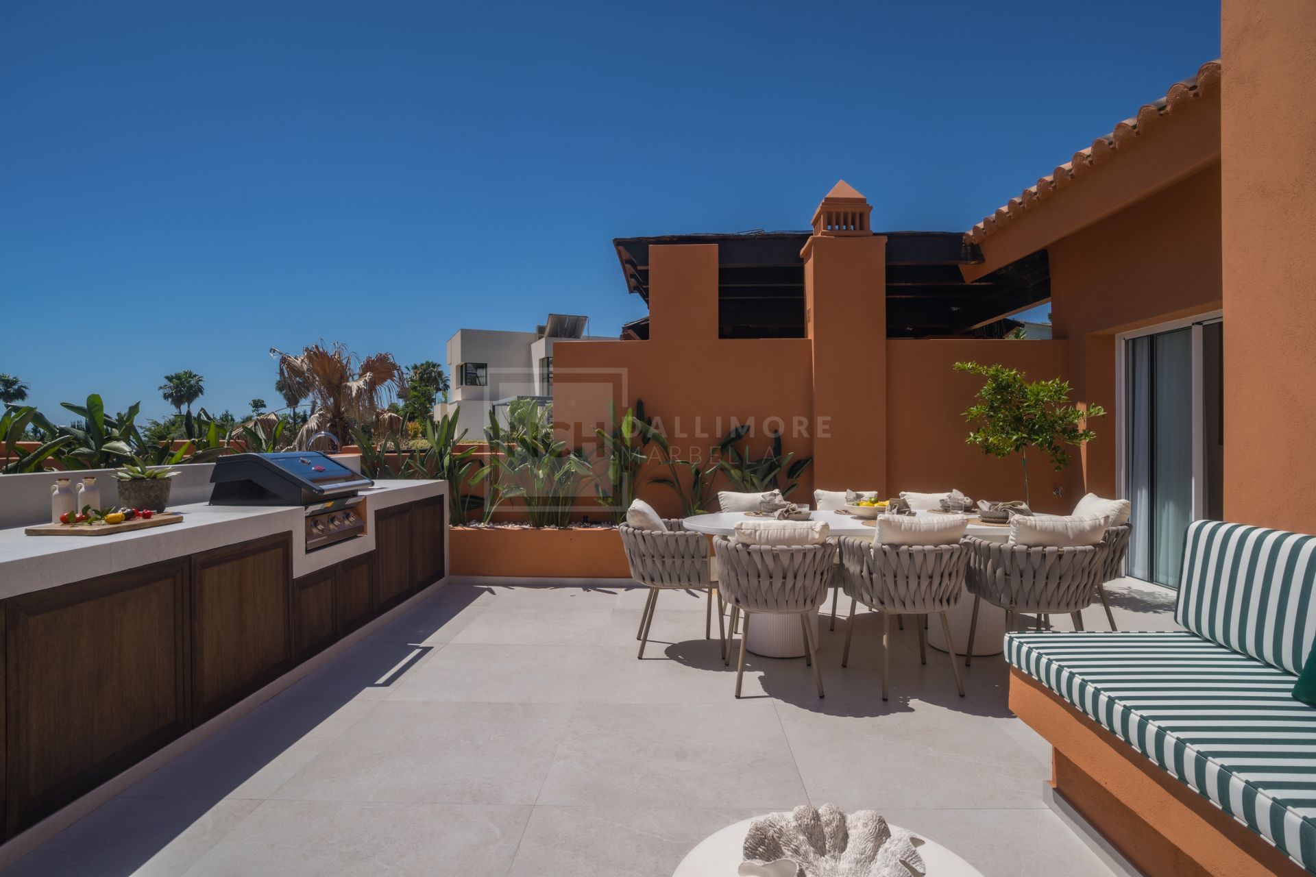 DUPLEX PENTHOUSE IN PRIME LOCATION WITHIN NUEVA ANDALUCIA