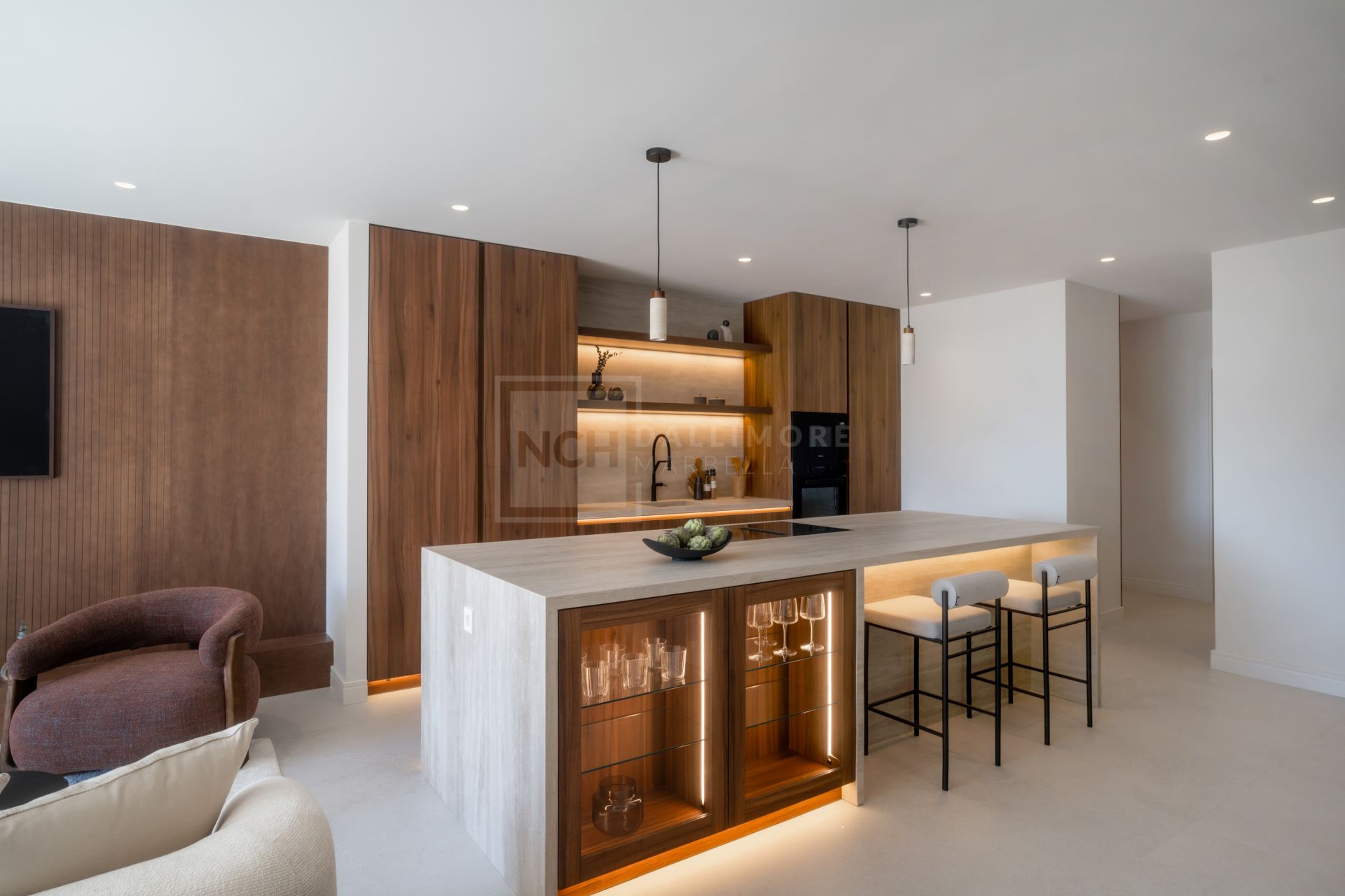 DUPLEX PENTHOUSE IN PRIME LOCATION WITHIN NUEVA ANDALUCIA