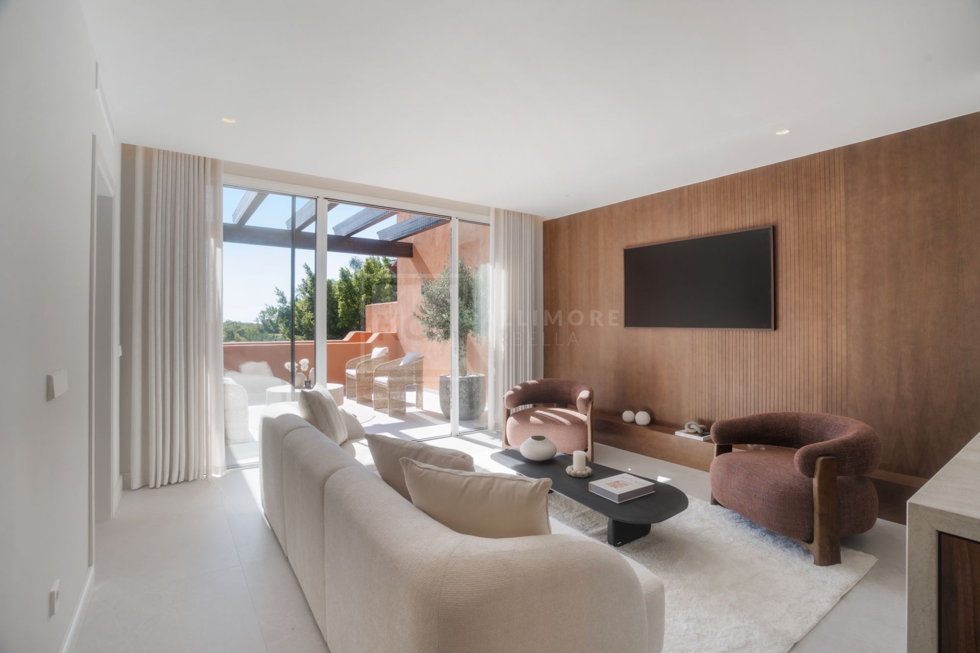 DUPLEX PENTHOUSE IN PRIME LOCATION WITHIN NUEVA ANDALUCIA