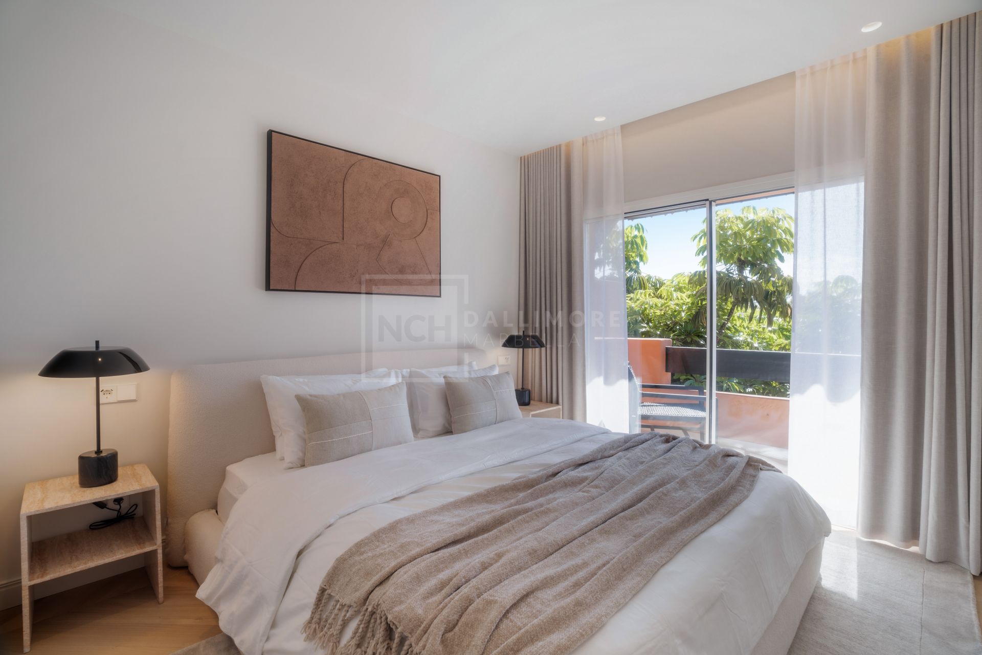DUPLEX PENTHOUSE IN PRIME LOCATION WITHIN NUEVA ANDALUCIA