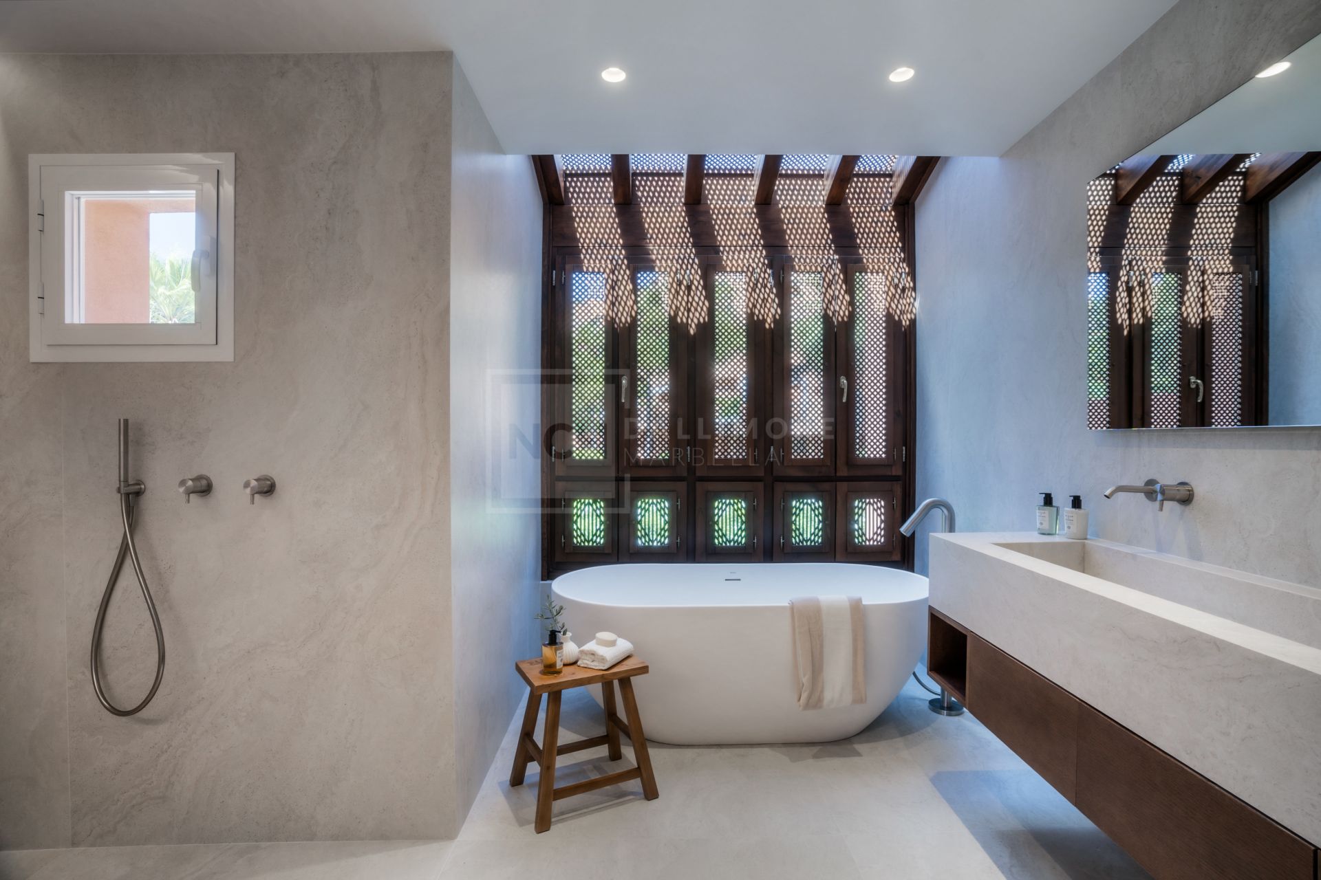 DUPLEX PENTHOUSE IN PRIME LOCATION WITHIN NUEVA ANDALUCIA