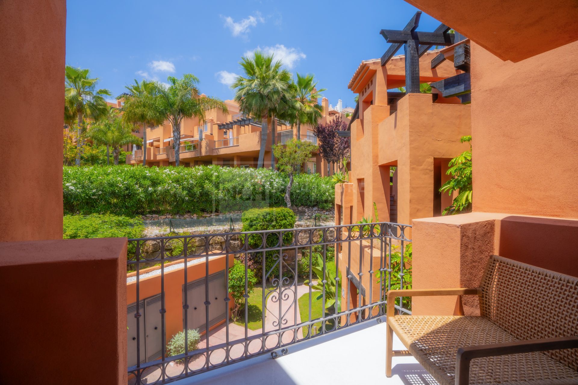 DUPLEX PENTHOUSE IN PRIME LOCATION WITHIN NUEVA ANDALUCIA
