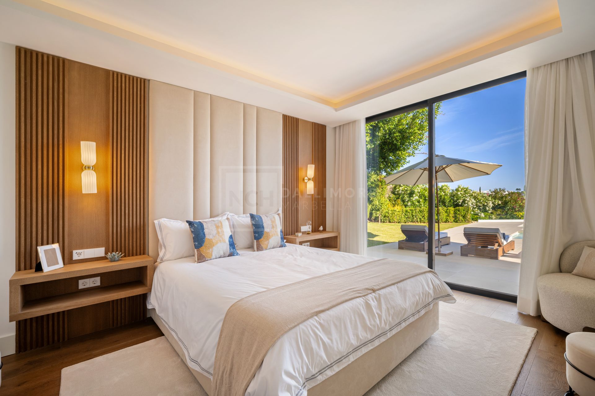 SPECTACULAR 6-BEDROOM DESIGNER VILLA WITH SPA, CINEMA AND GOLF VIEWS IN NUEVA ANDALUCÍA