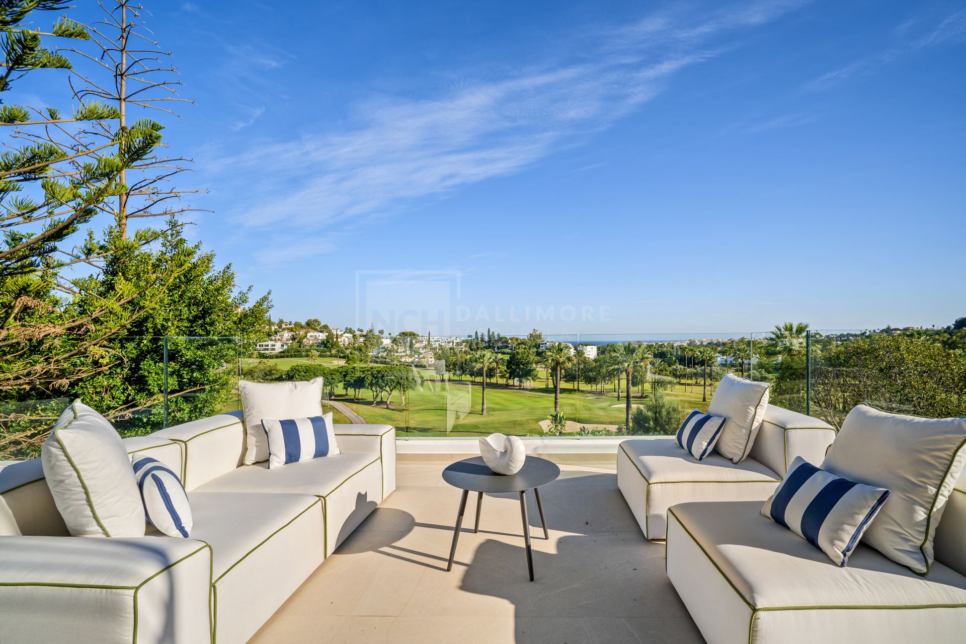 SPECTACULAR 6-BEDROOM DESIGNER VILLA WITH SPA, CINEMA AND GOLF VIEWS IN NUEVA ANDALUCÍA