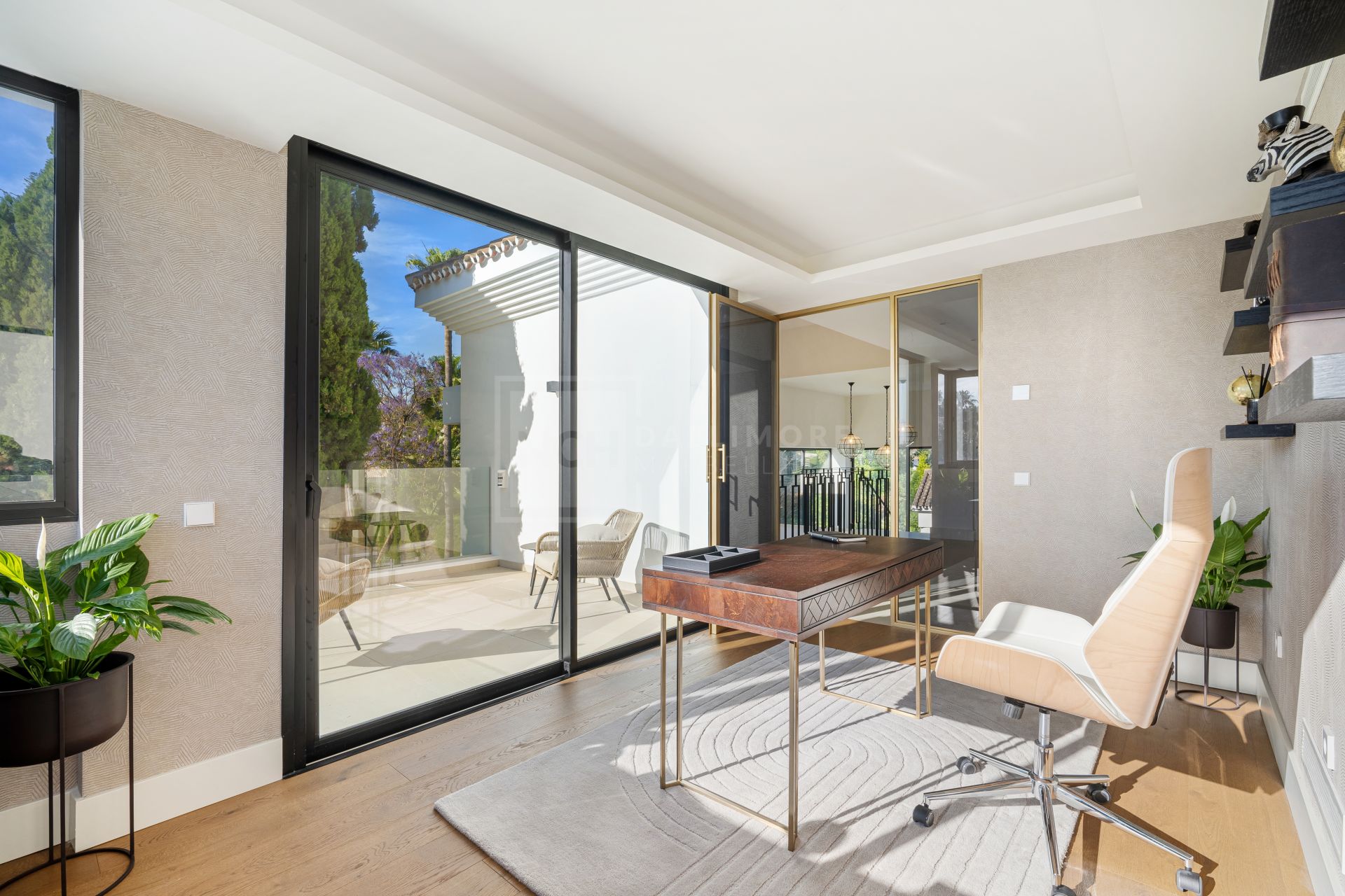 SPECTACULAR 6-BEDROOM DESIGNER VILLA WITH SPA, CINEMA AND GOLF VIEWS IN NUEVA ANDALUCÍA