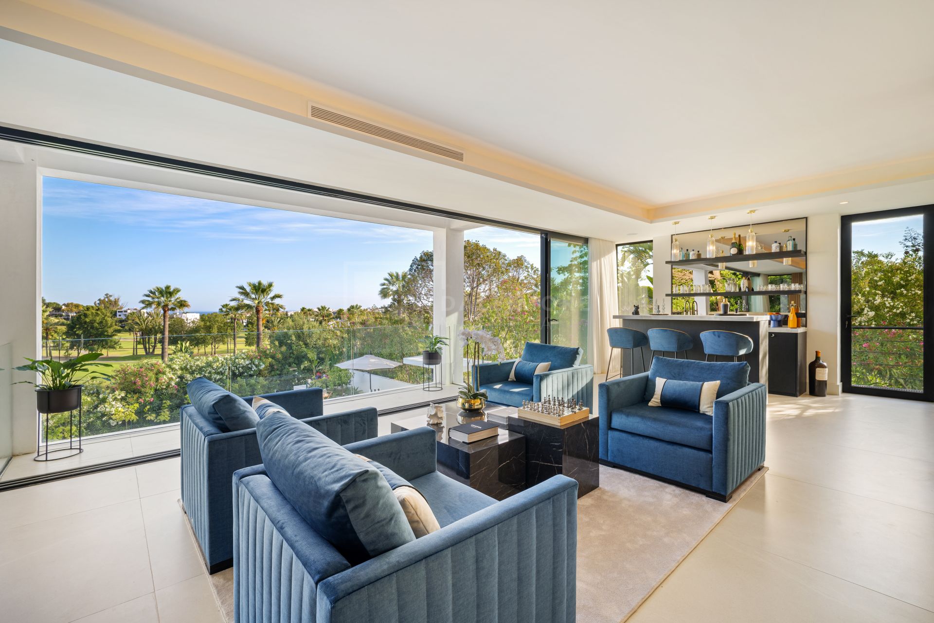 SPECTACULAR 6-BEDROOM DESIGNER VILLA WITH SPA, CINEMA AND GOLF VIEWS IN NUEVA ANDALUCÍA