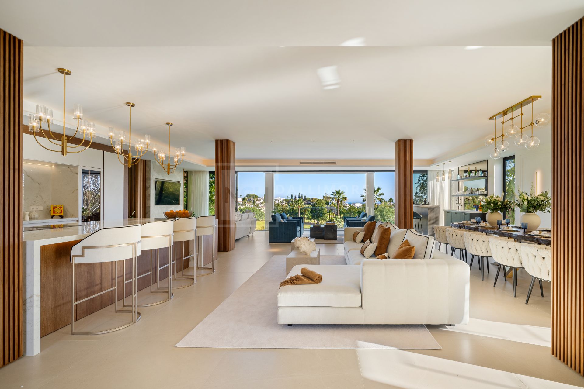 SPECTACULAR 6-BEDROOM DESIGNER VILLA WITH SPA, CINEMA AND GOLF VIEWS IN NUEVA ANDALUCÍA