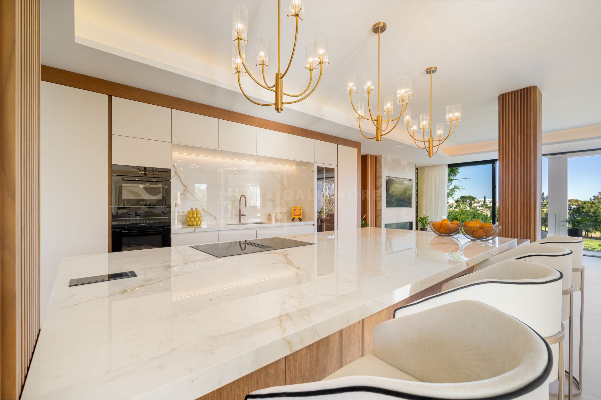 SPECTACULAR 6-BEDROOM DESIGNER VILLA WITH SPA, CINEMA AND GOLF VIEWS IN NUEVA ANDALUCÍA