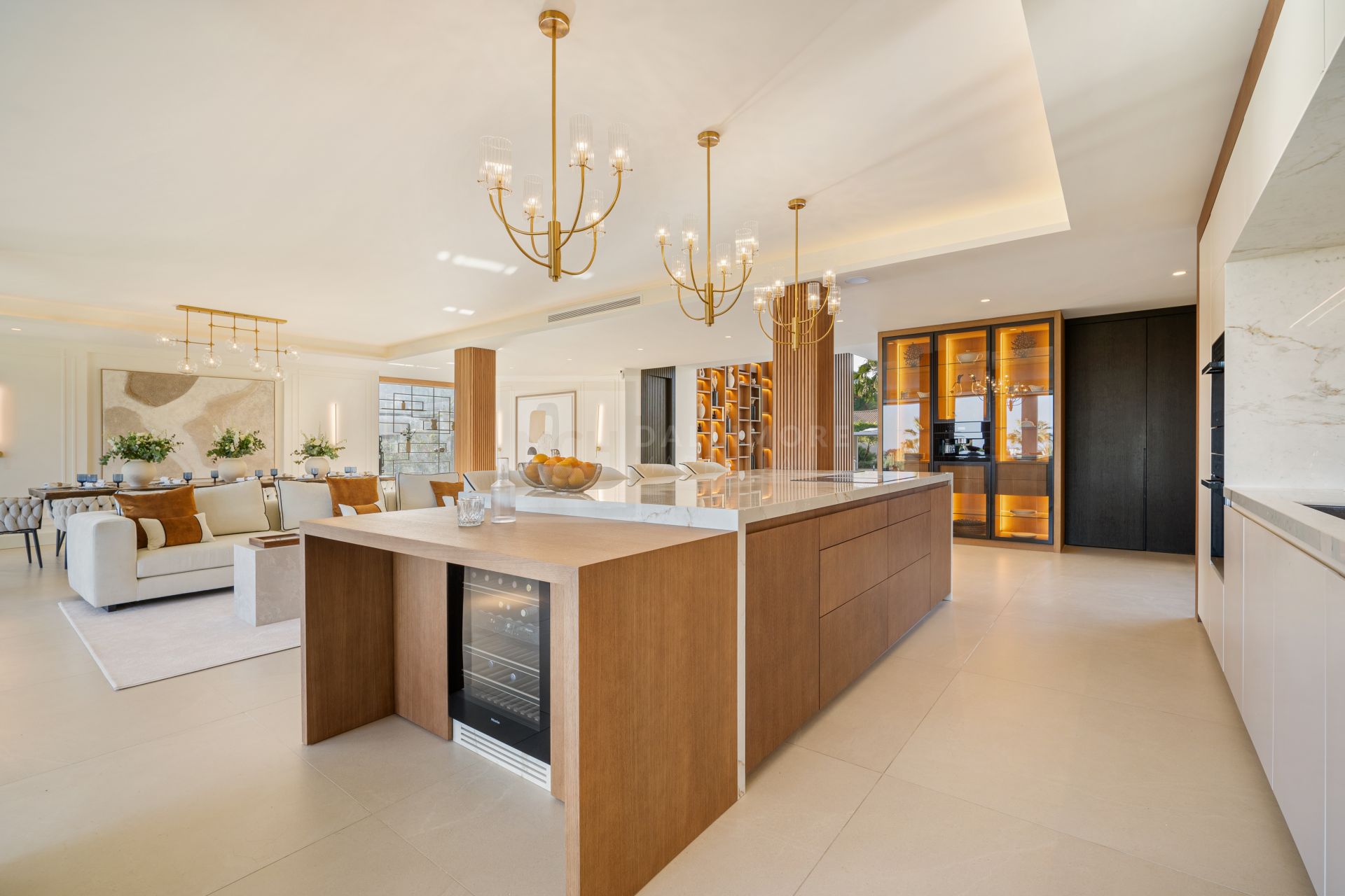 SPECTACULAR 6-BEDROOM DESIGNER VILLA WITH SPA, CINEMA AND GOLF VIEWS IN NUEVA ANDALUCÍA