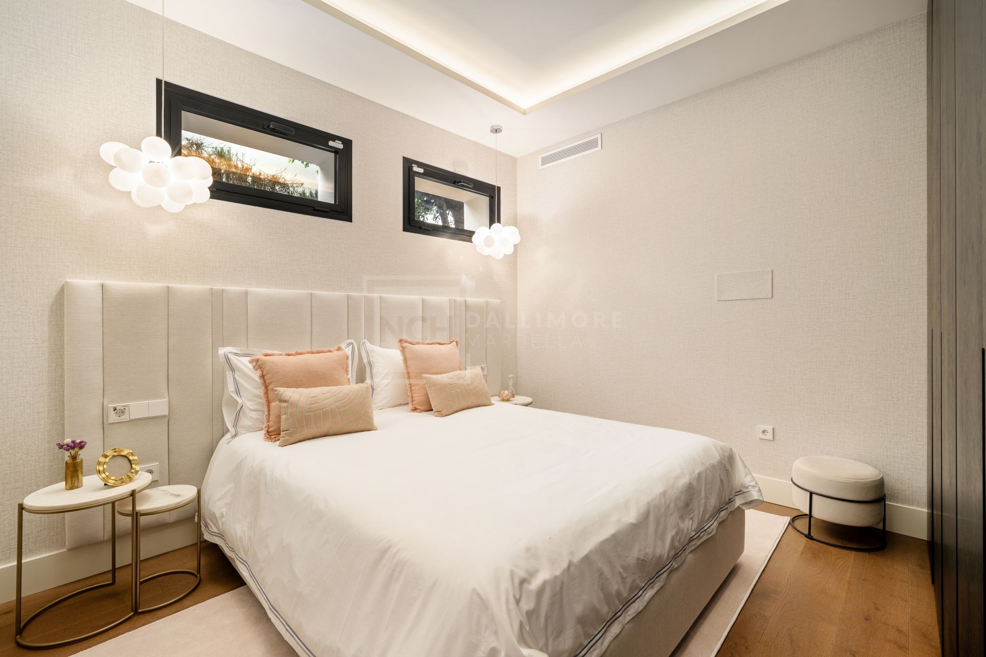 SPECTACULAR 6-BEDROOM DESIGNER VILLA WITH SPA, CINEMA AND GOLF VIEWS IN NUEVA ANDALUCÍA