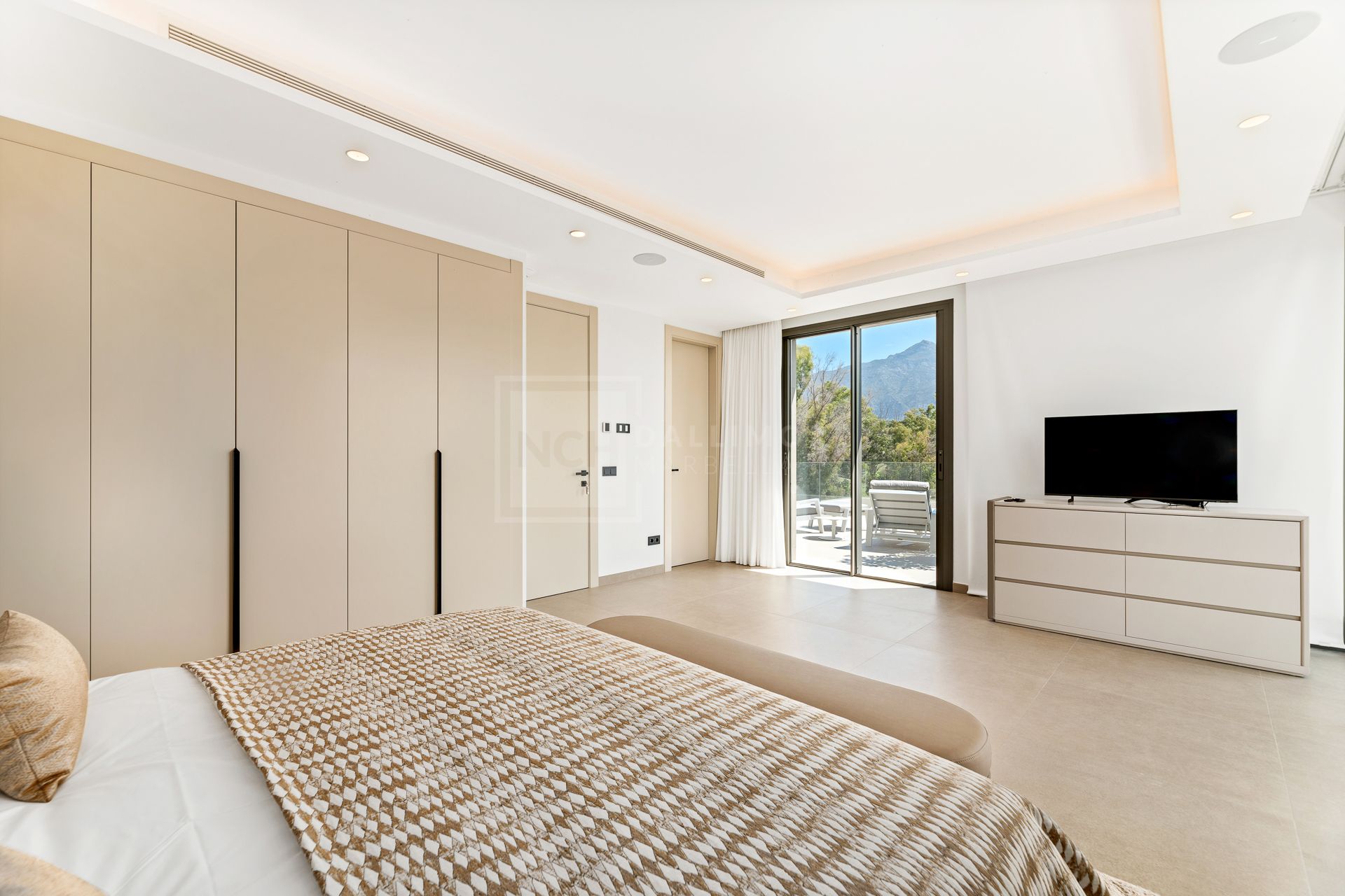 MODERN VILLA LOCATED IN MARBELLA'S GOLF VALLEY