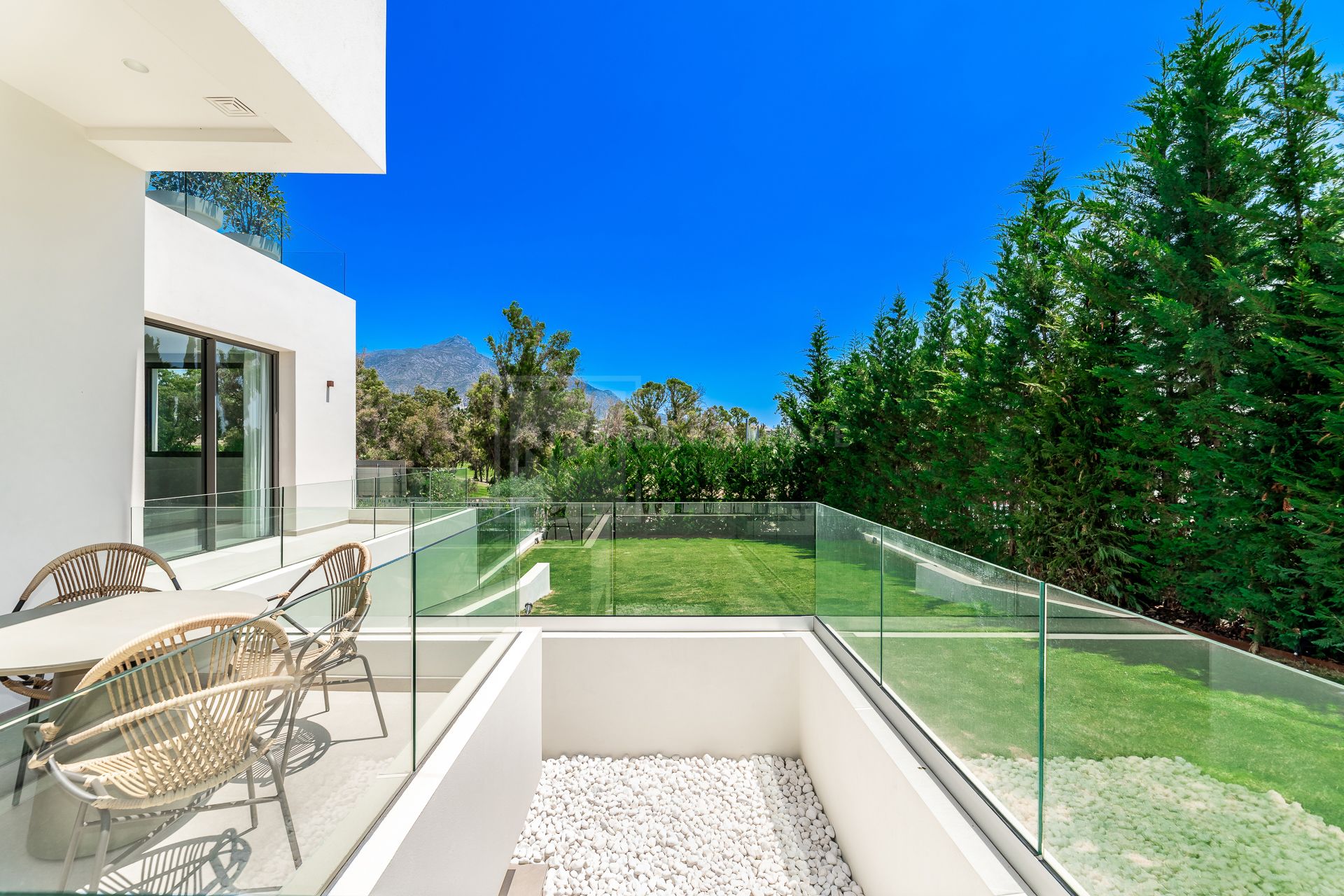 MODERN VILLA LOCATED IN MARBELLA'S GOLF VALLEY