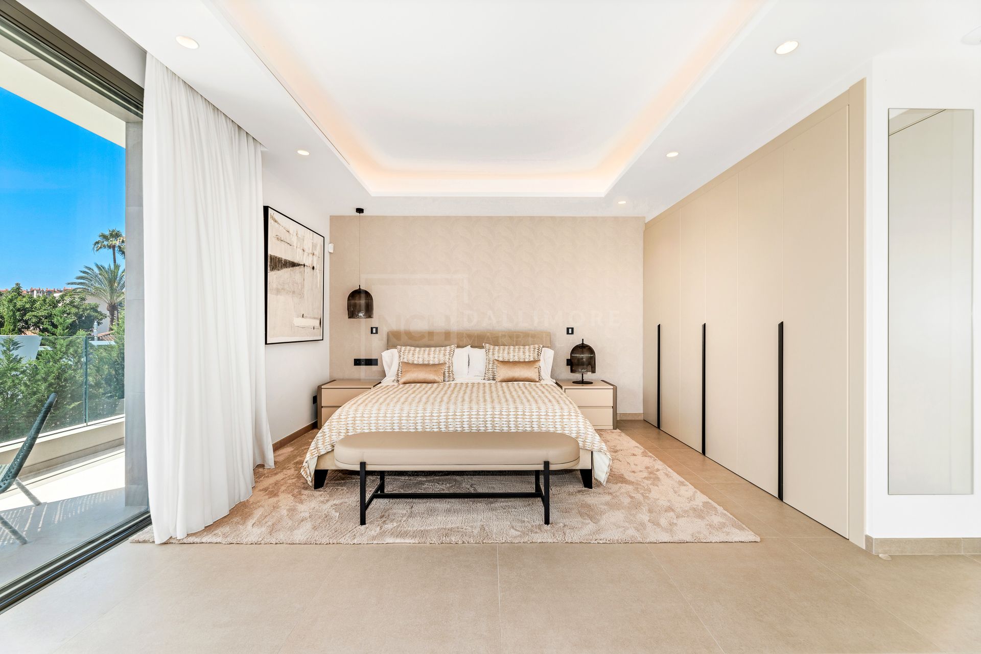 MODERN VILLA LOCATED IN MARBELLA'S GOLF VALLEY