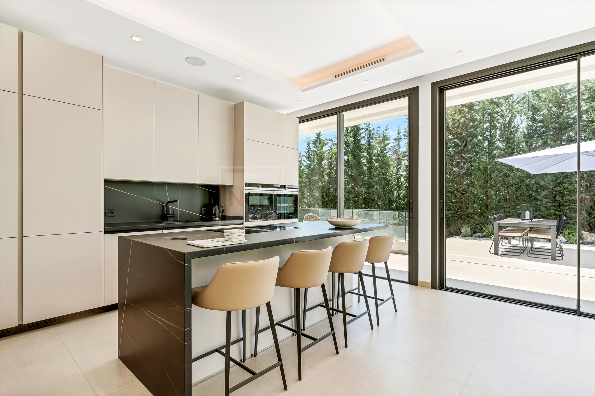 MODERN VILLA LOCATED IN MARBELLA'S GOLF VALLEY