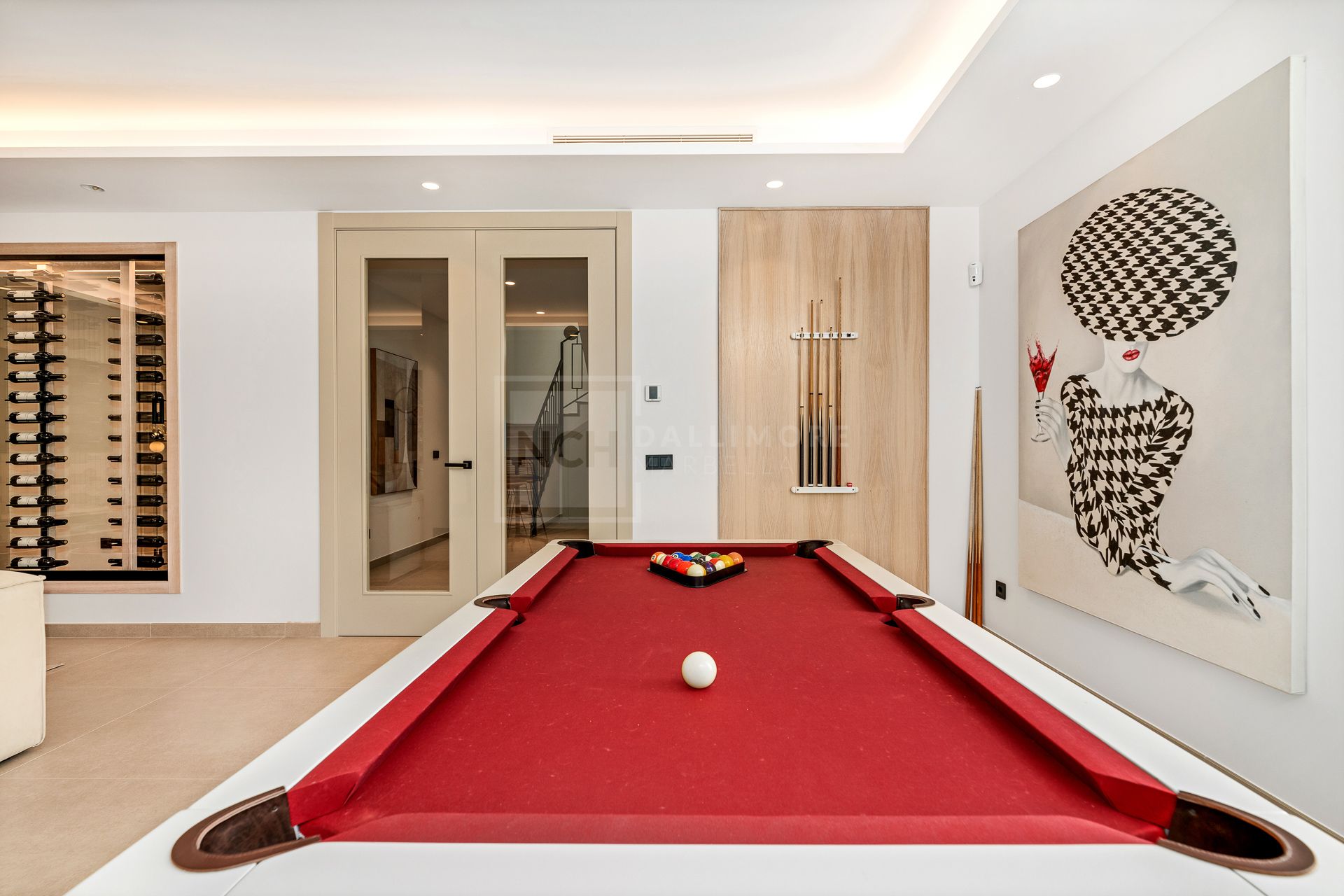MODERN VILLA LOCATED IN MARBELLA'S GOLF VALLEY