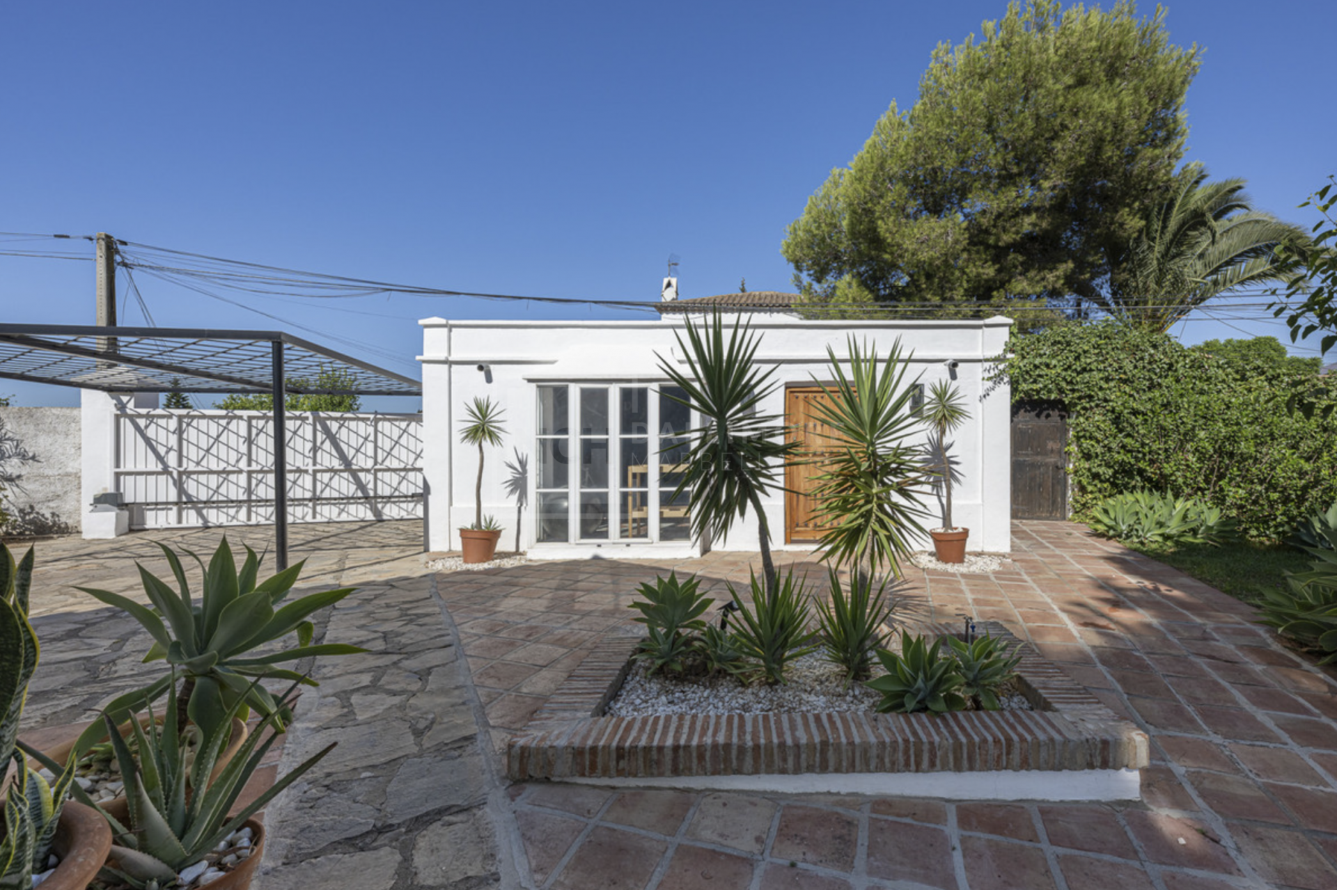 VILLA RÚSTICA EN GUADALMINA ALTA