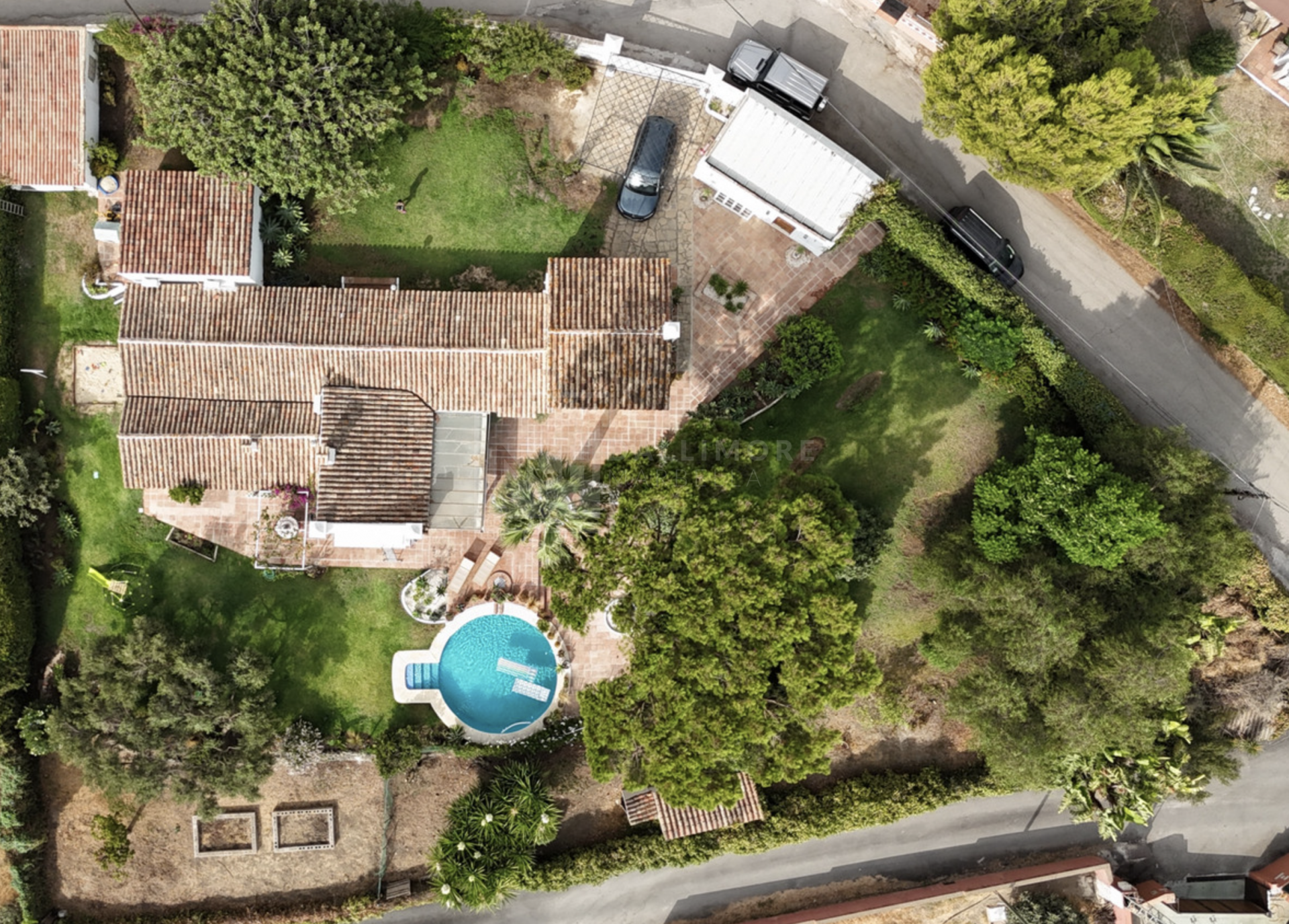 VILLA RÚSTICA EN GUADALMINA ALTA