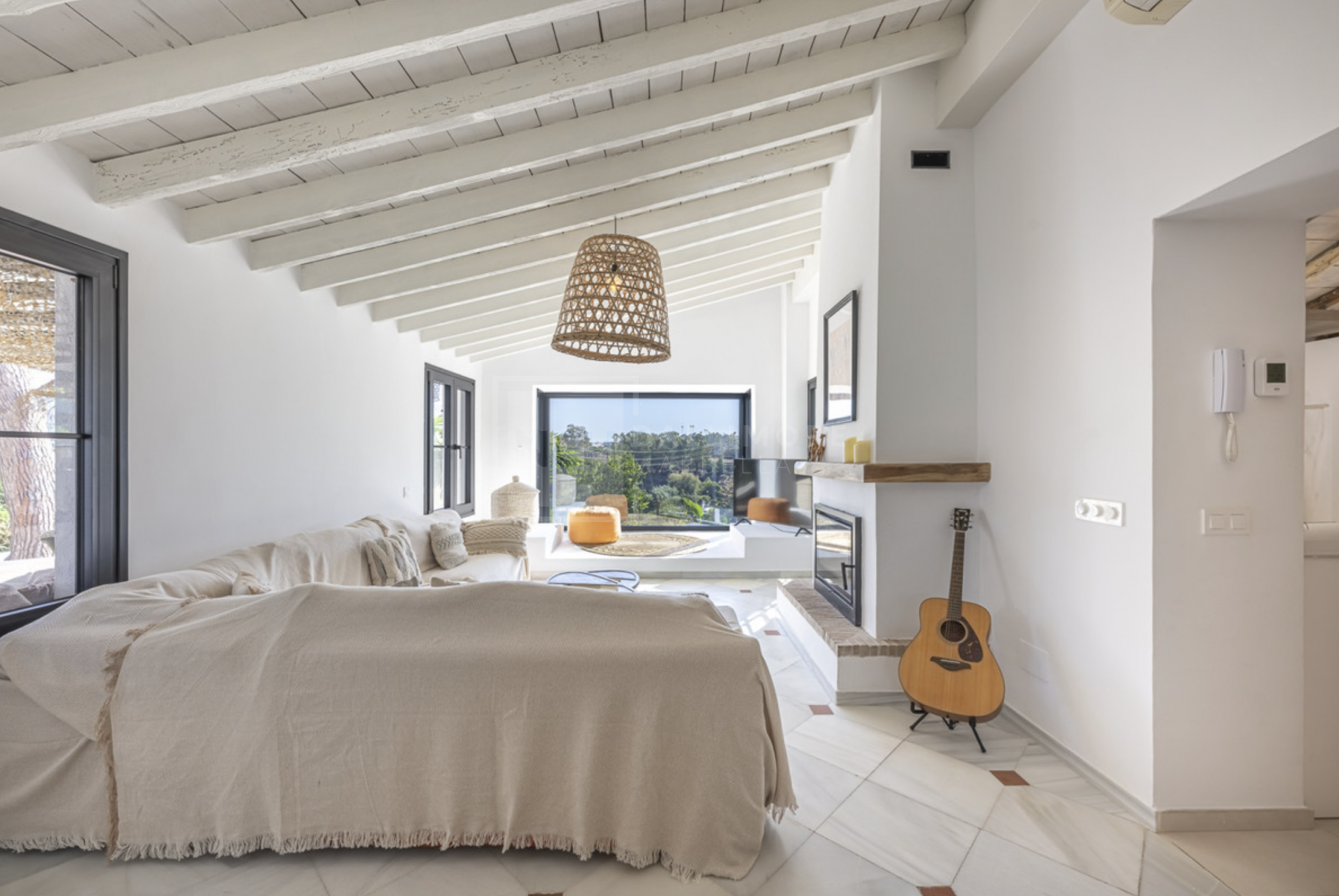 VILLA RÚSTICA EN GUADALMINA ALTA