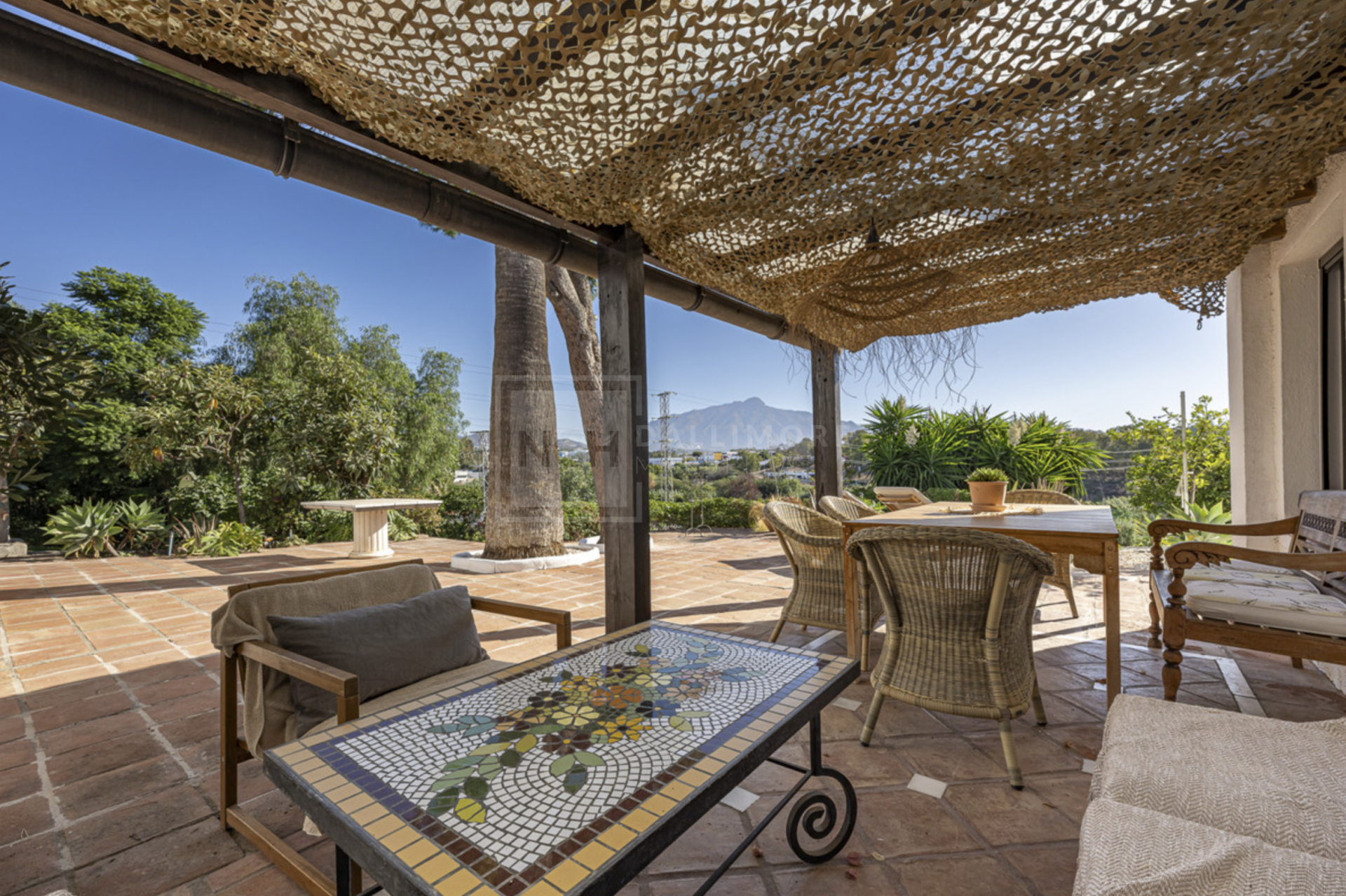 VILLA RÚSTICA EN GUADALMINA ALTA