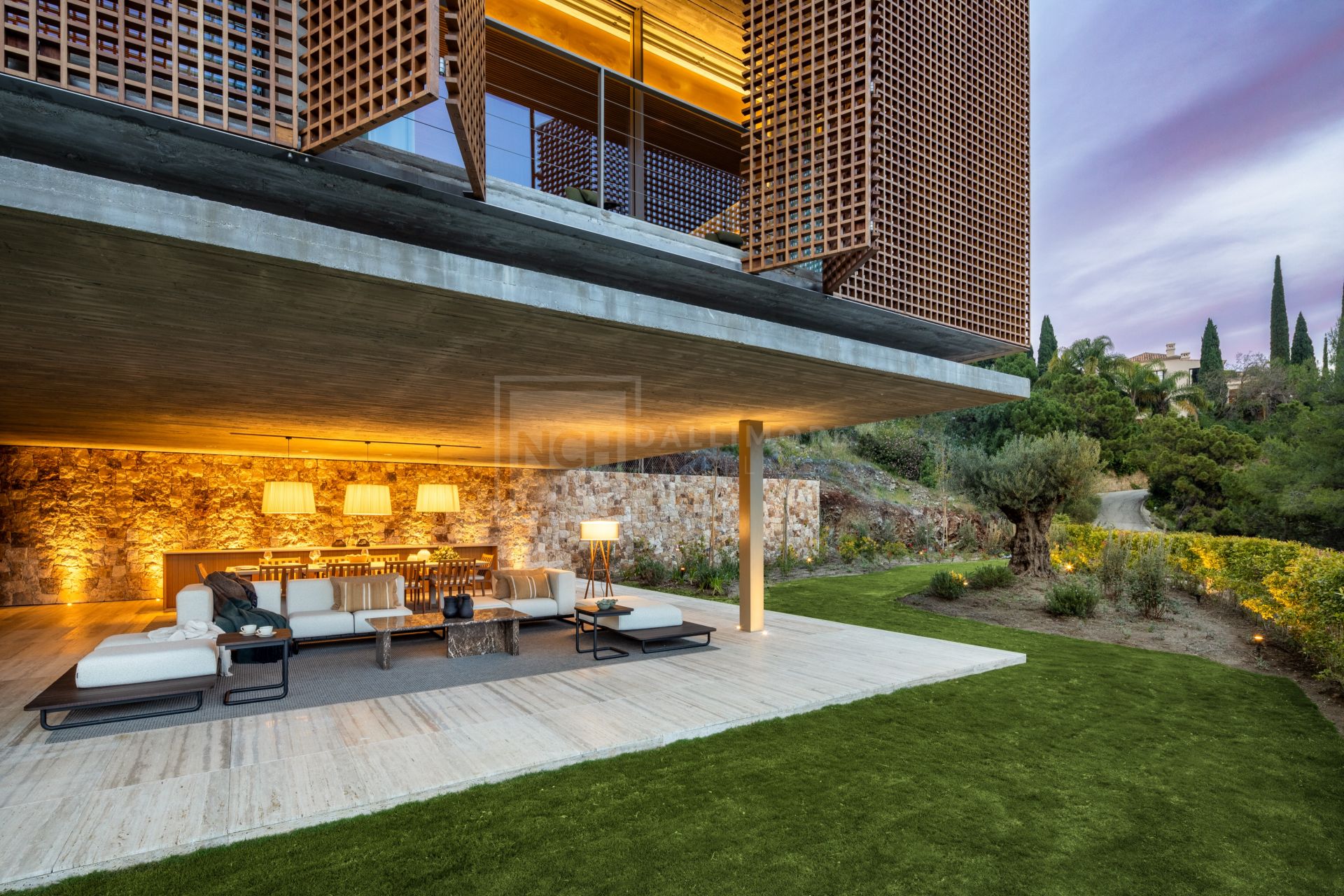 STUNNING CONTEMPORARY VILLA LOCATED IN THE GATED COMMUNITY OF EL MADROÑAL