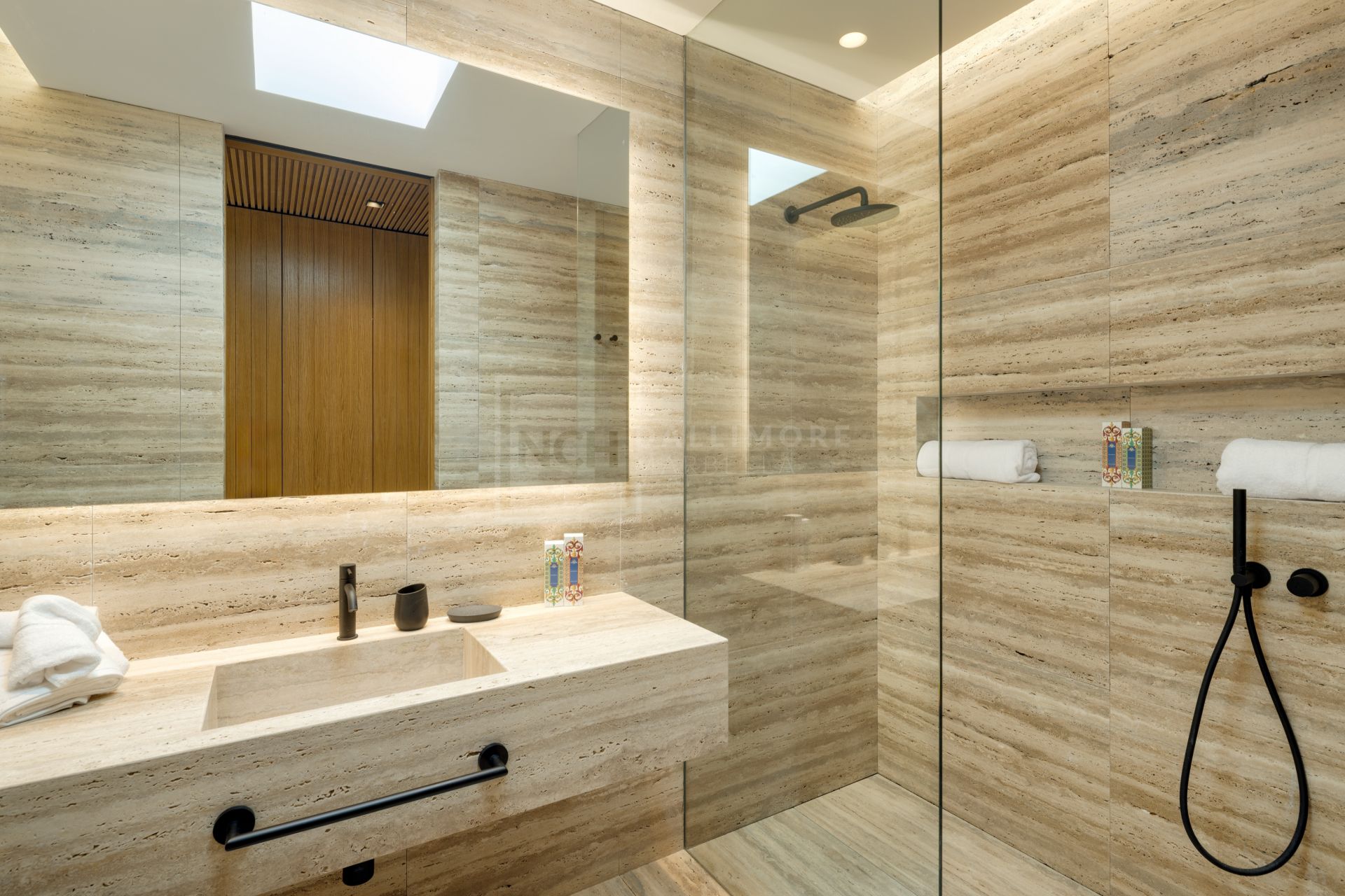 STUNNING CONTEMPORARY VILLA LOCATED IN THE GATED COMMUNITY OF EL MADROÑAL