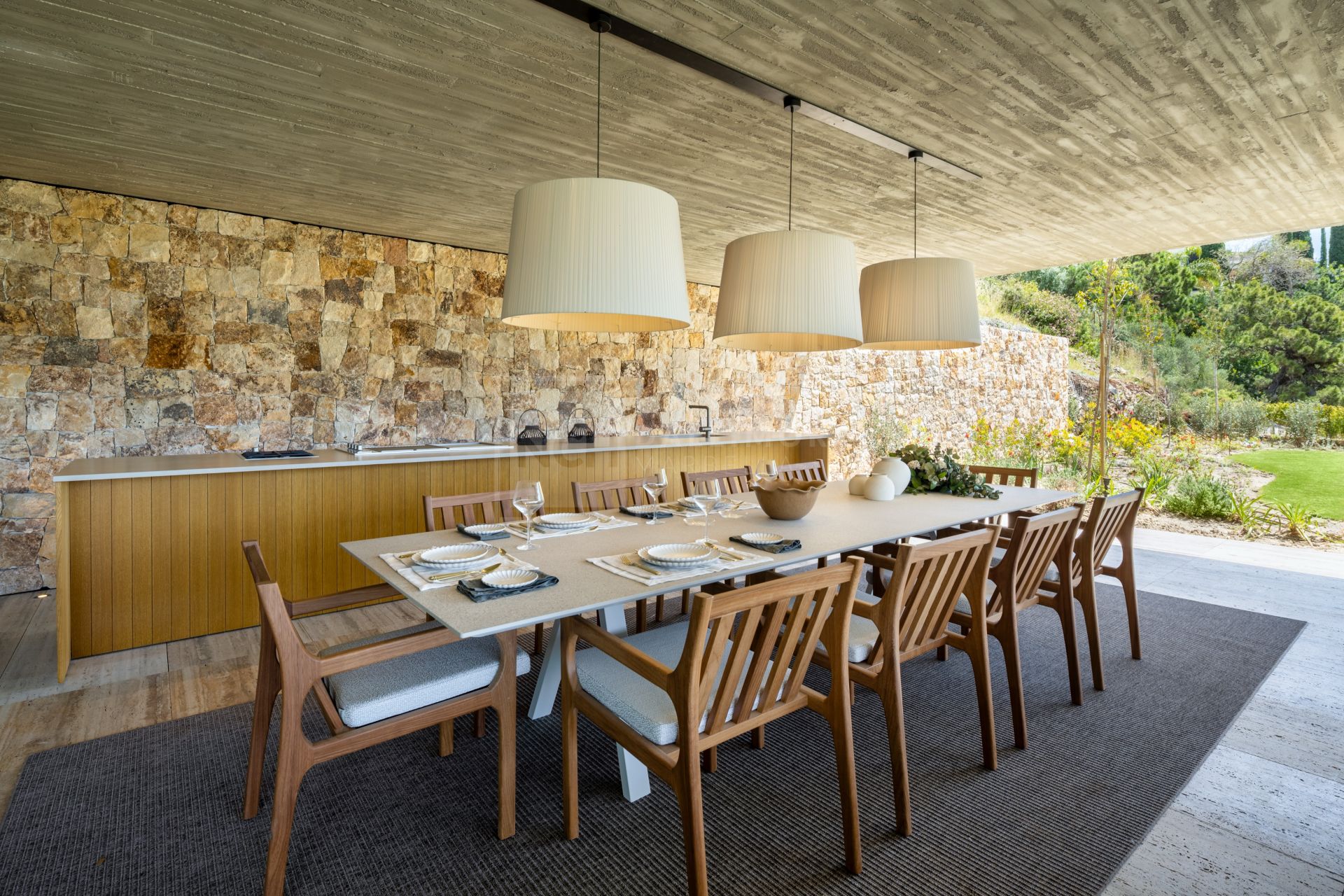 STUNNING CONTEMPORARY VILLA LOCATED IN THE GATED COMMUNITY OF EL MADROÑAL