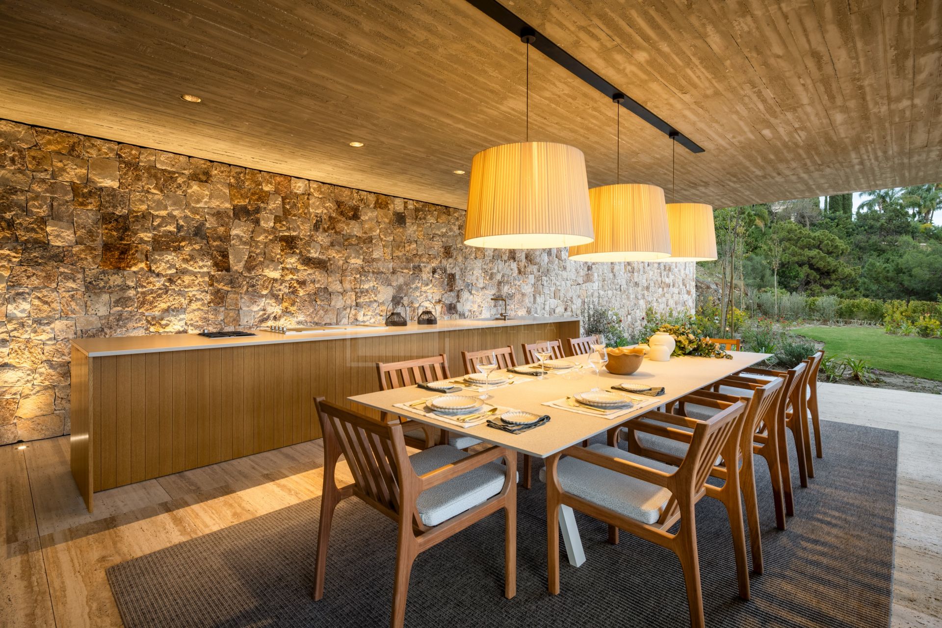 STUNNING CONTEMPORARY VILLA LOCATED IN THE GATED COMMUNITY OF EL MADROÑAL