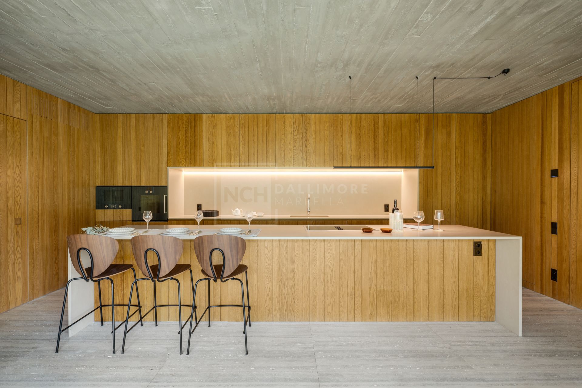 STUNNING CONTEMPORARY VILLA LOCATED IN THE GATED COMMUNITY OF EL MADROÑAL