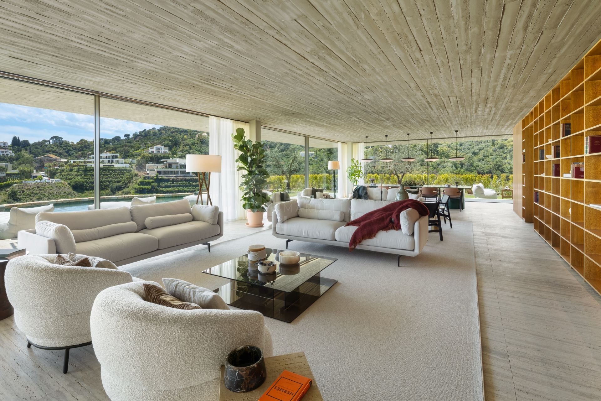 STUNNING CONTEMPORARY VILLA LOCATED IN THE GATED COMMUNITY OF EL MADROÑAL