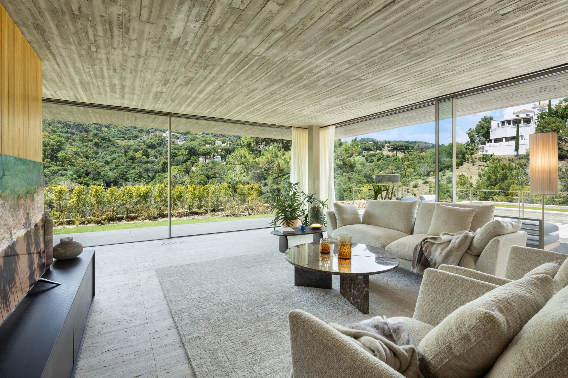 STUNNING CONTEMPORARY VILLA LOCATED IN THE GATED COMMUNITY OF EL MADROÑAL