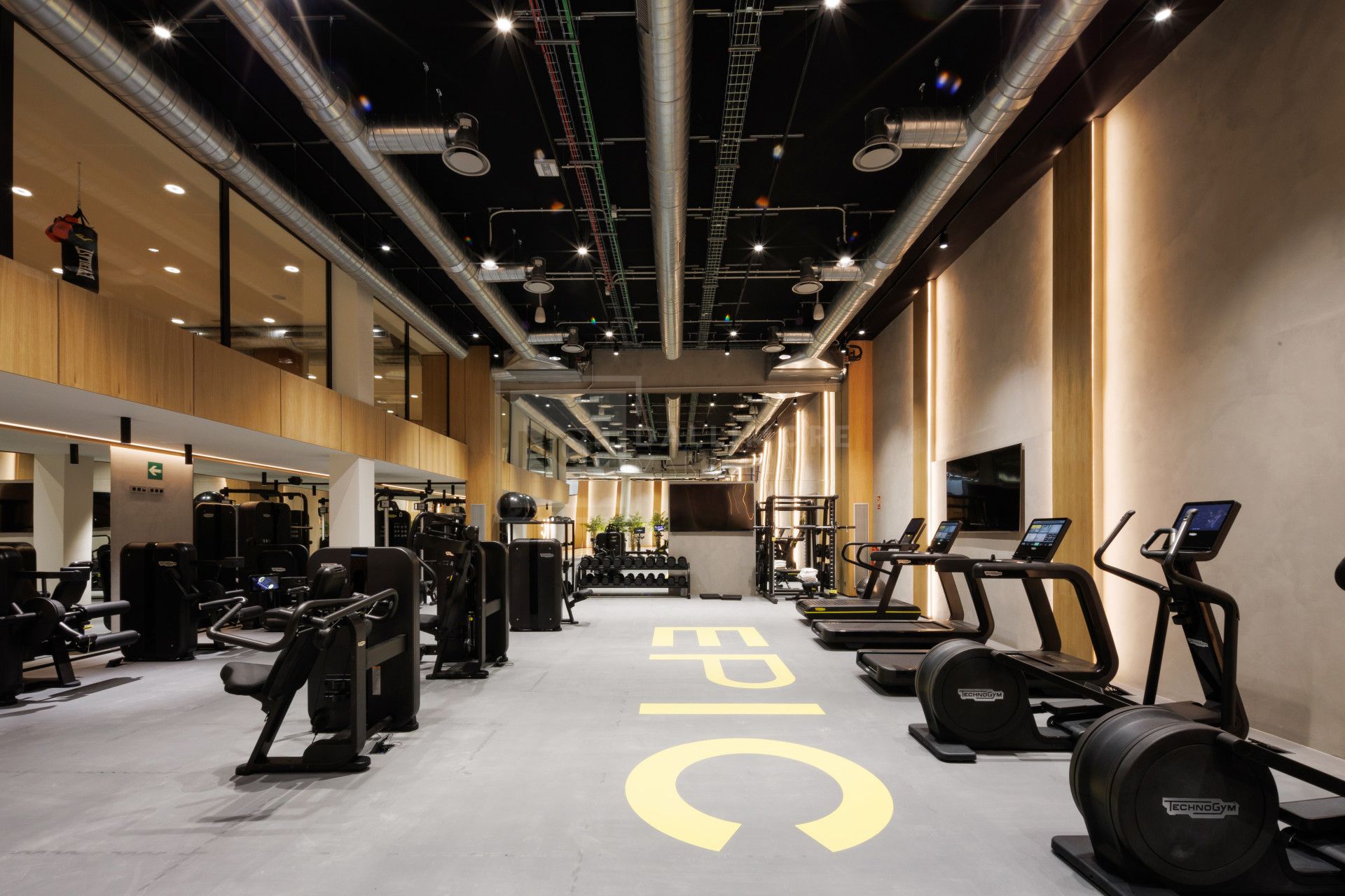 STUNNING 6-BEDROOM DUPLEX APARTMENT ON MARBELLA'S GOLDEN MILE